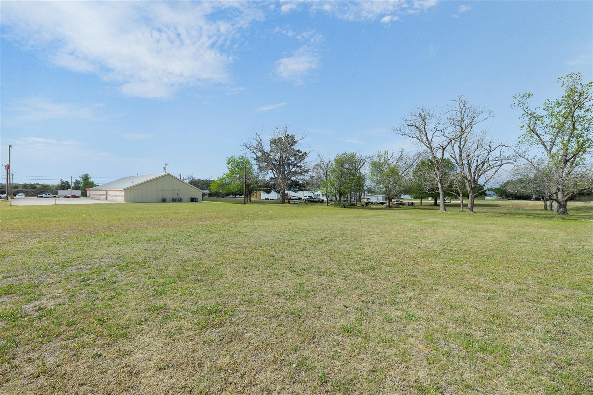 1306 W Cameron Ave, Rockdale, TX 76567