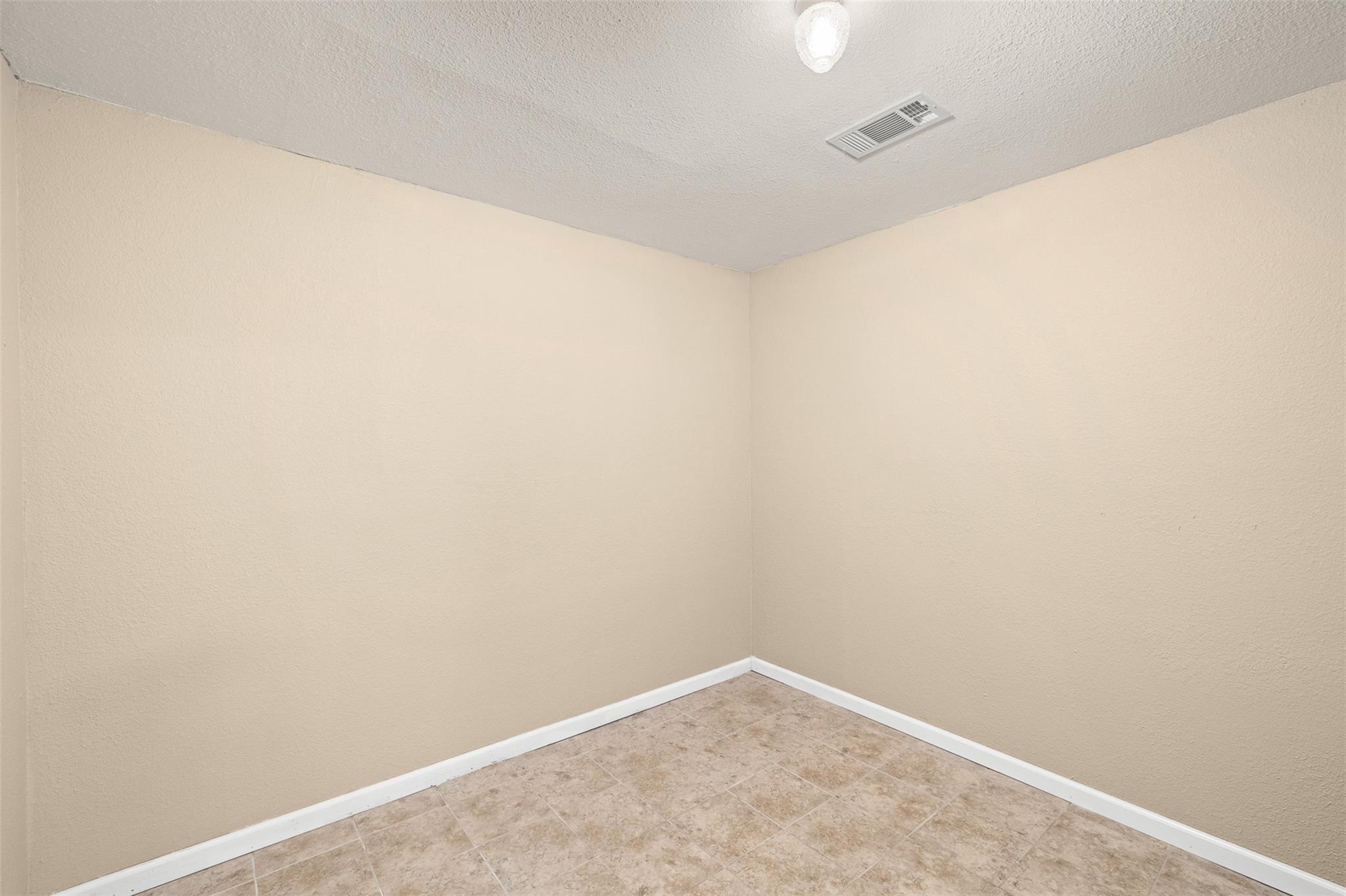 1306 W Cameron Ave, Rockdale, TX 76567