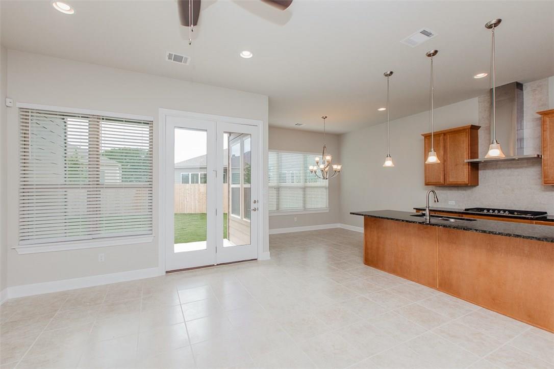 4747 Collins St, Round Rock, TX 78681