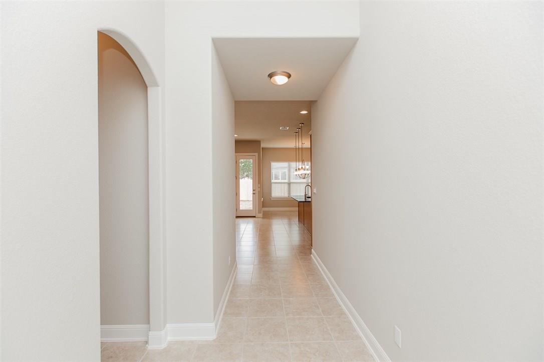 4747 Collins St, Round Rock, TX 78681