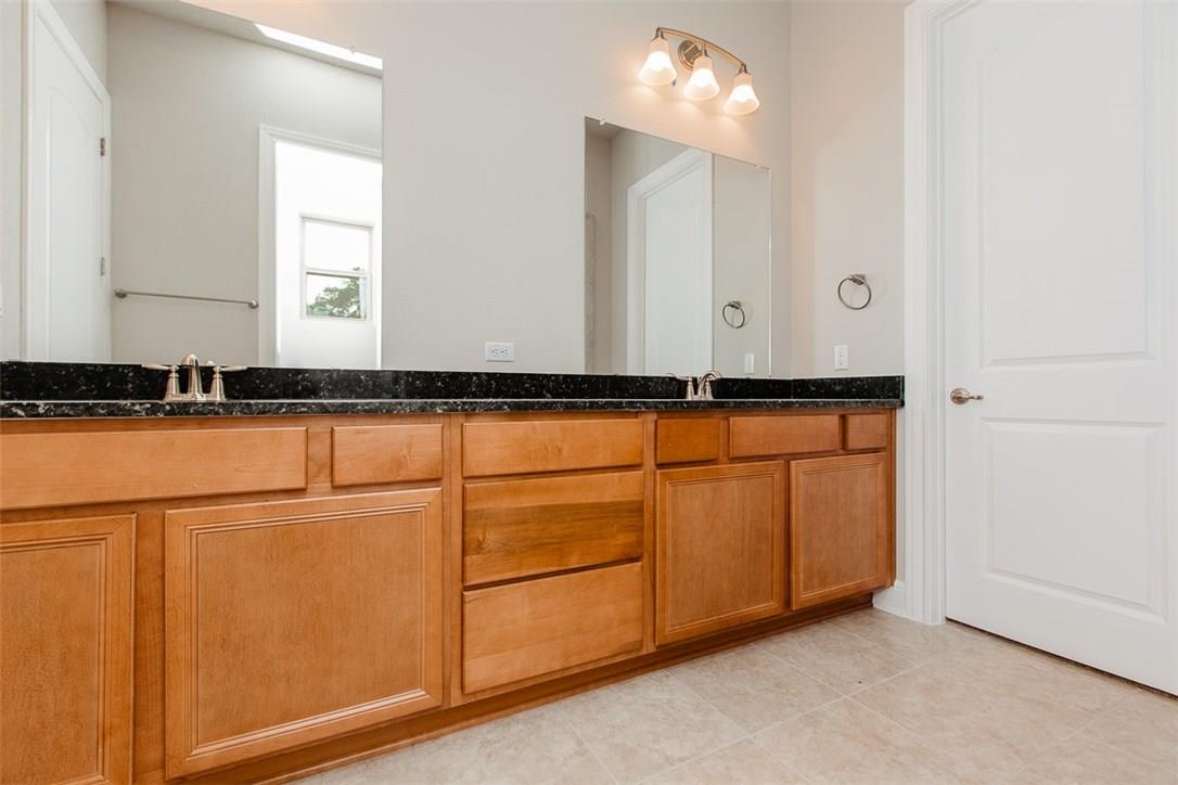 4747 Collins St, Round Rock, TX 78681