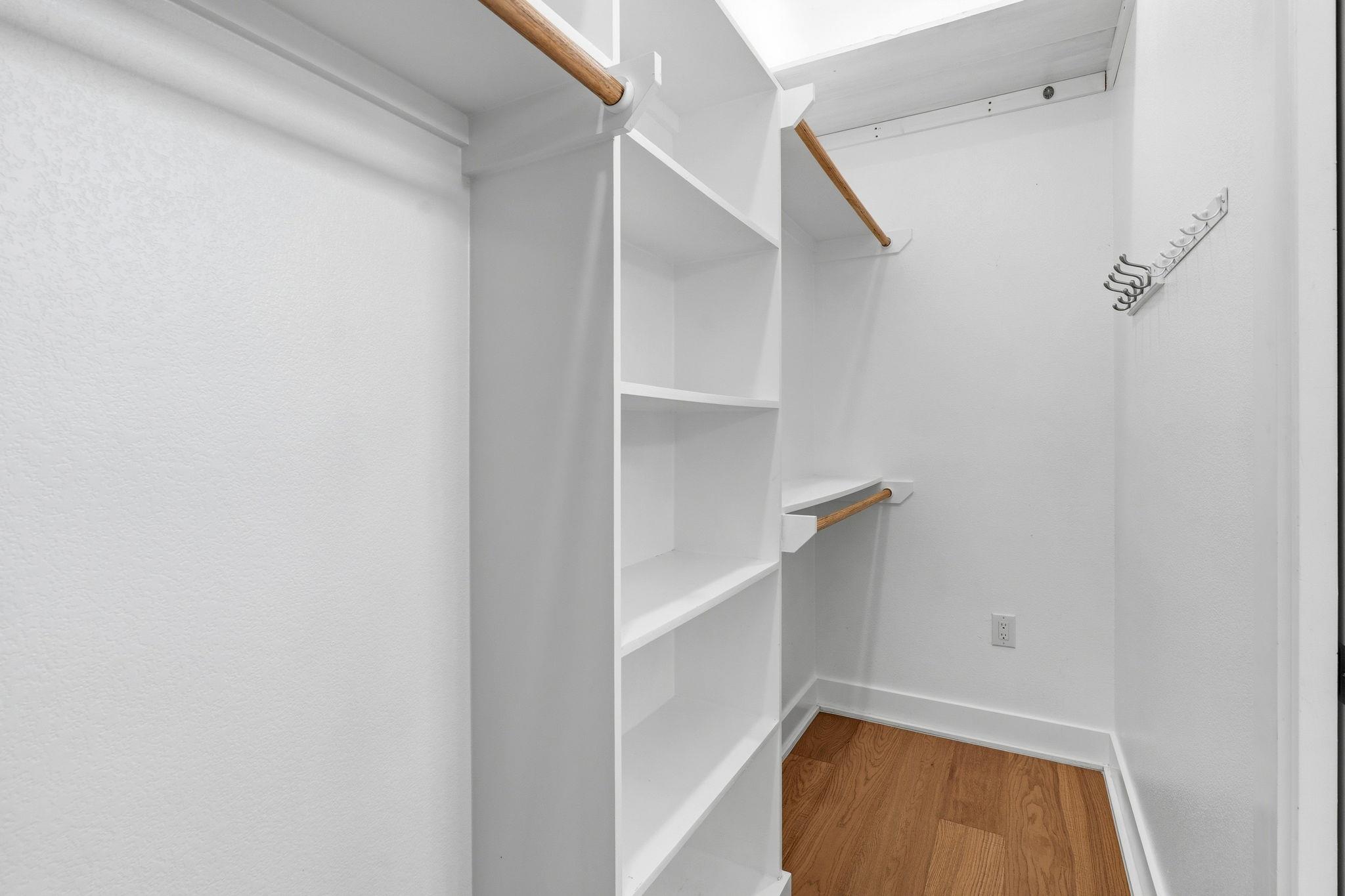 1409 Alegria Rd # B, Austin, TX 78757