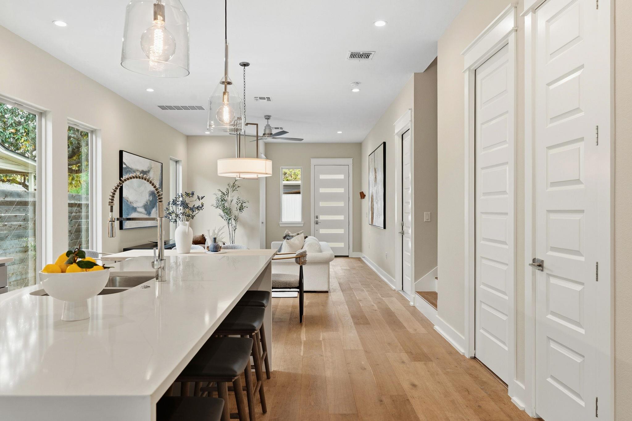 1409 Alegria Rd # B, Austin, TX 78757