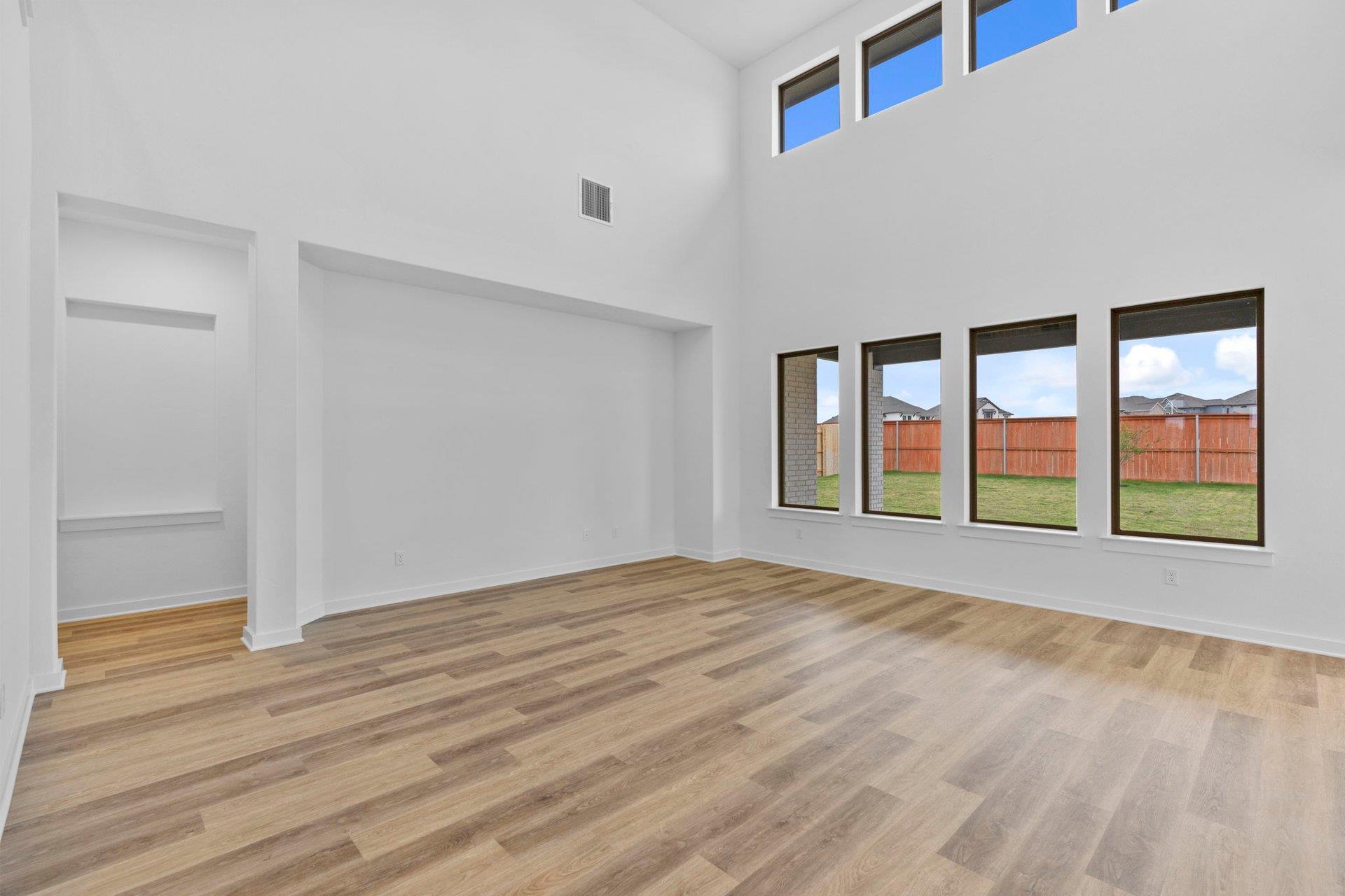 109 Statue Dr, Liberty Hill, TX 78642