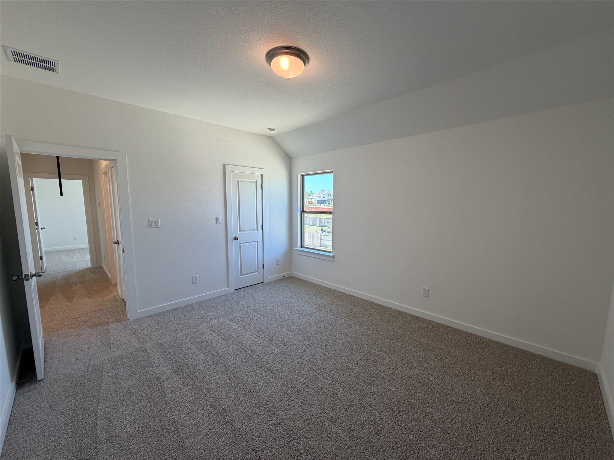 109 Statue Dr, Liberty Hill, TX 78642