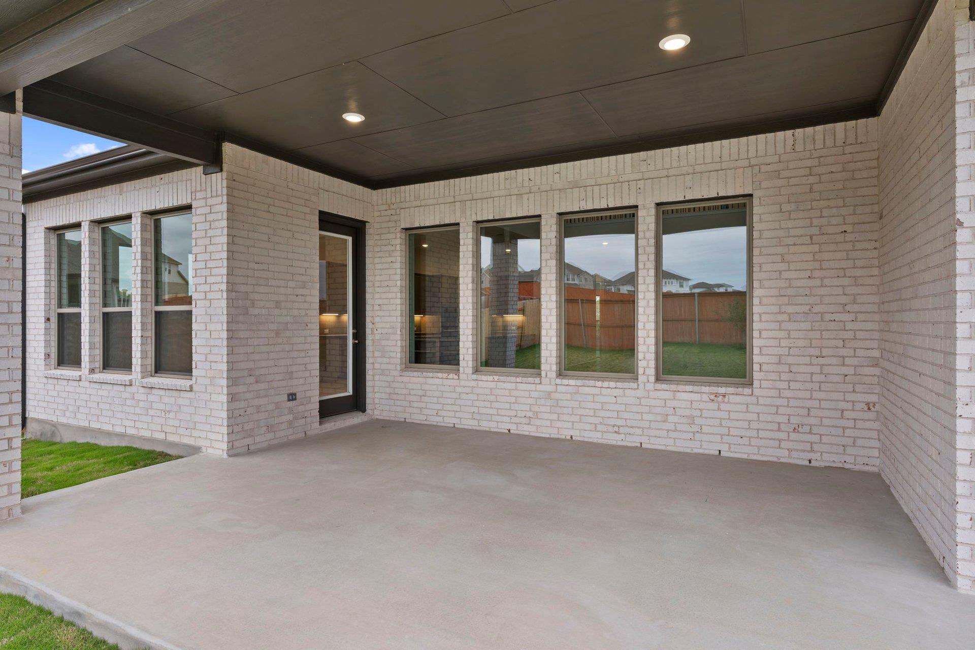 109 Statue Dr, Liberty Hill, TX 78642