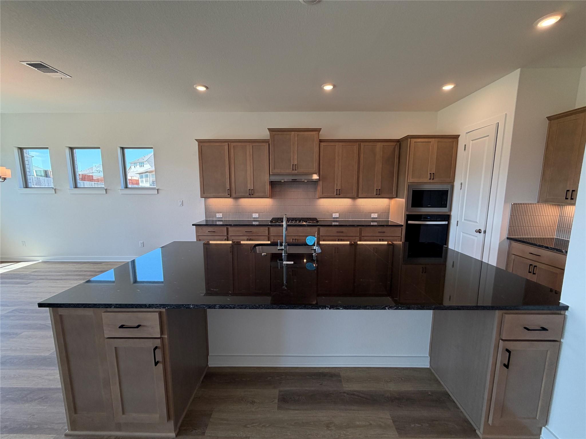 109 Statue Dr, Liberty Hill, TX 78642