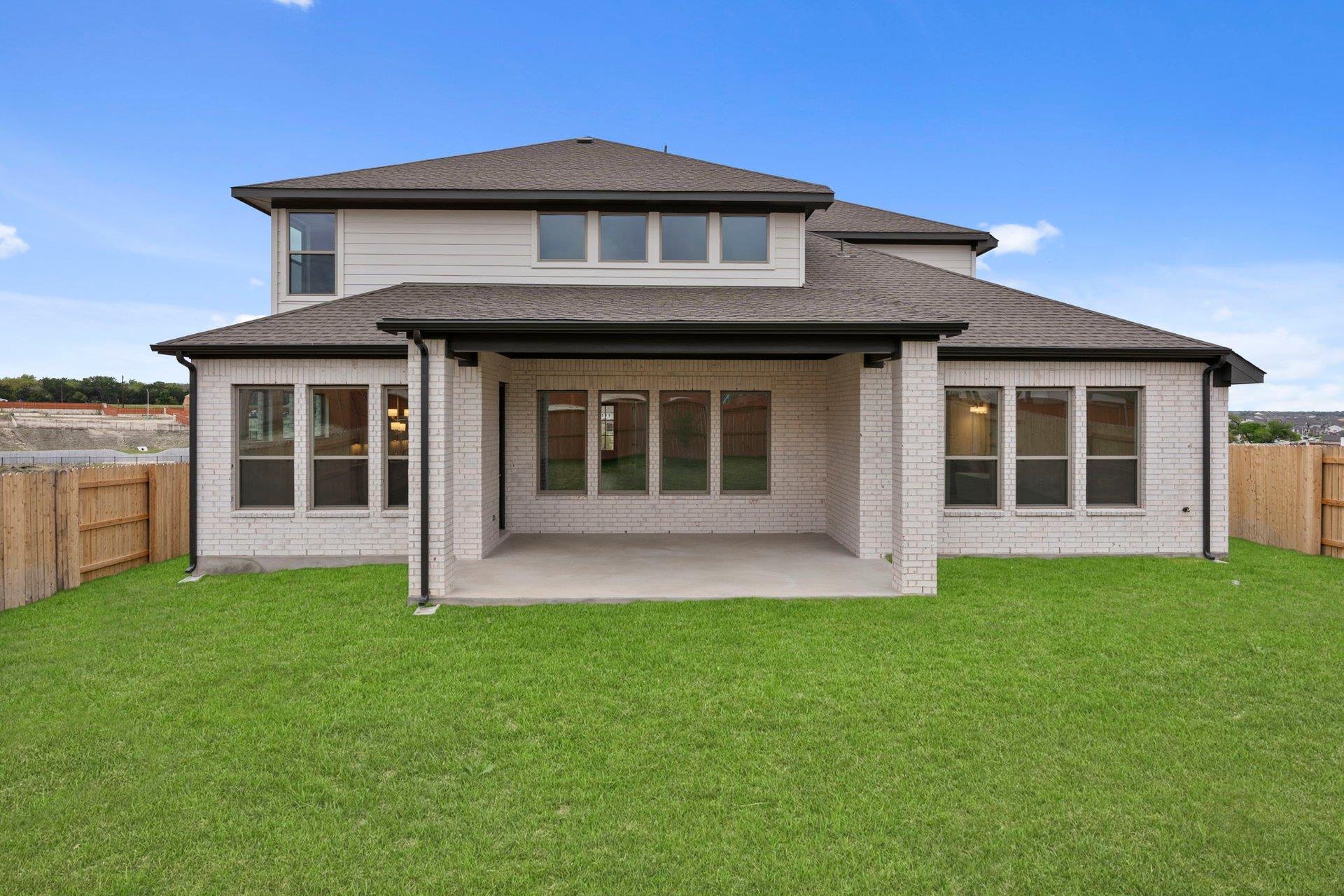 109 Statue Dr, Liberty Hill, TX 78642