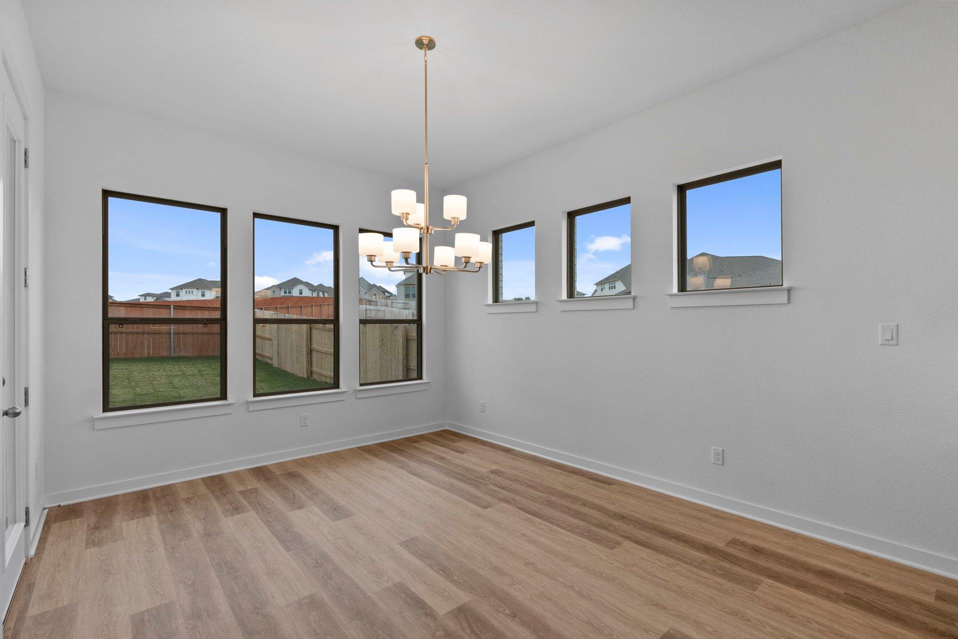 109 Statue Dr, Liberty Hill, TX 78642