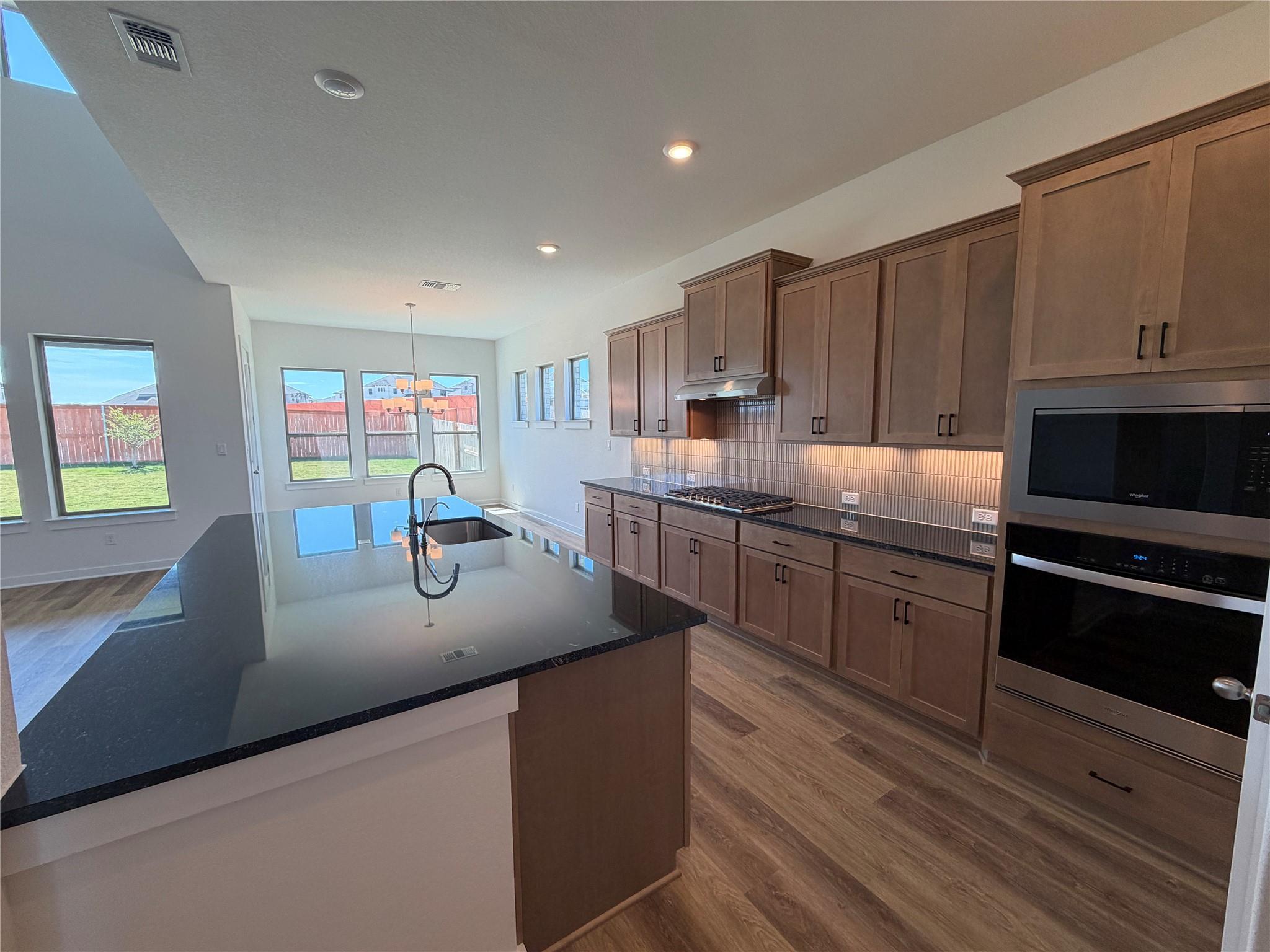 109 Statue Dr, Liberty Hill, TX 78642