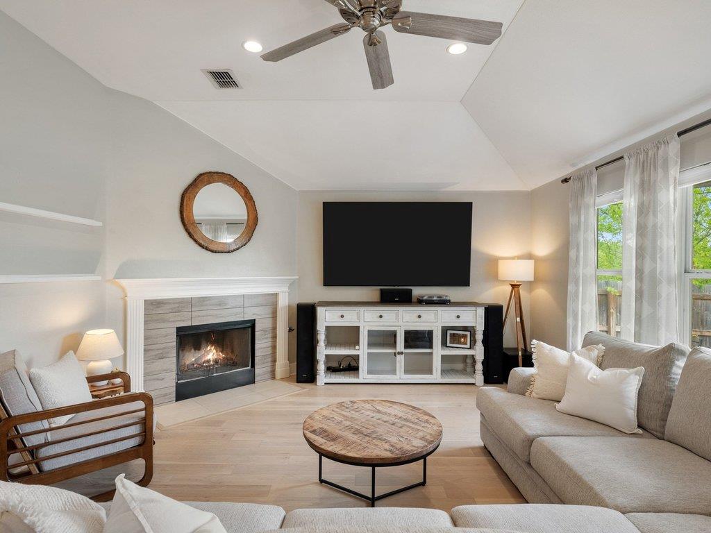 608 Ranier Ln, Round Rock, TX 78665