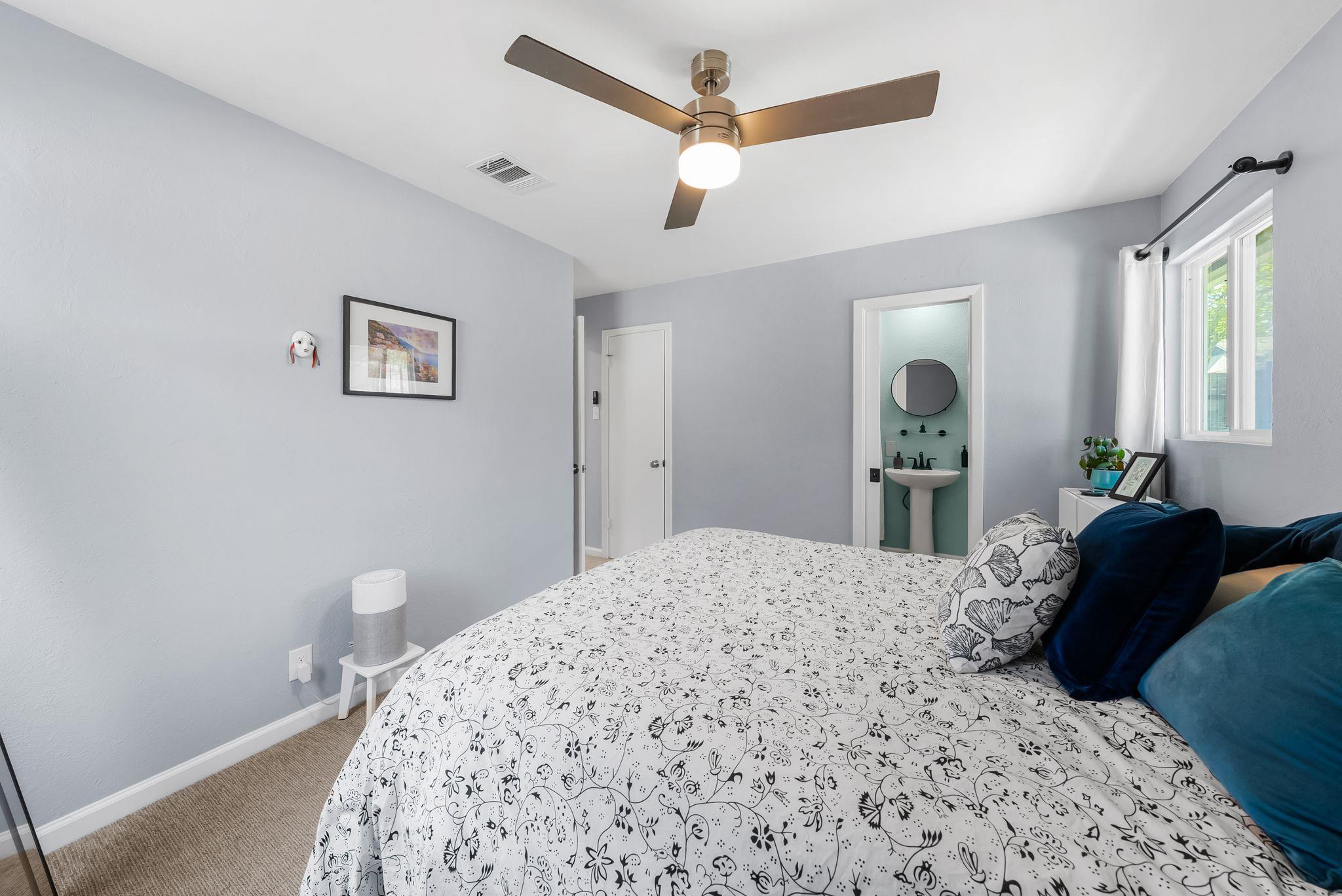 6510 King George Dr, Austin, TX 78745