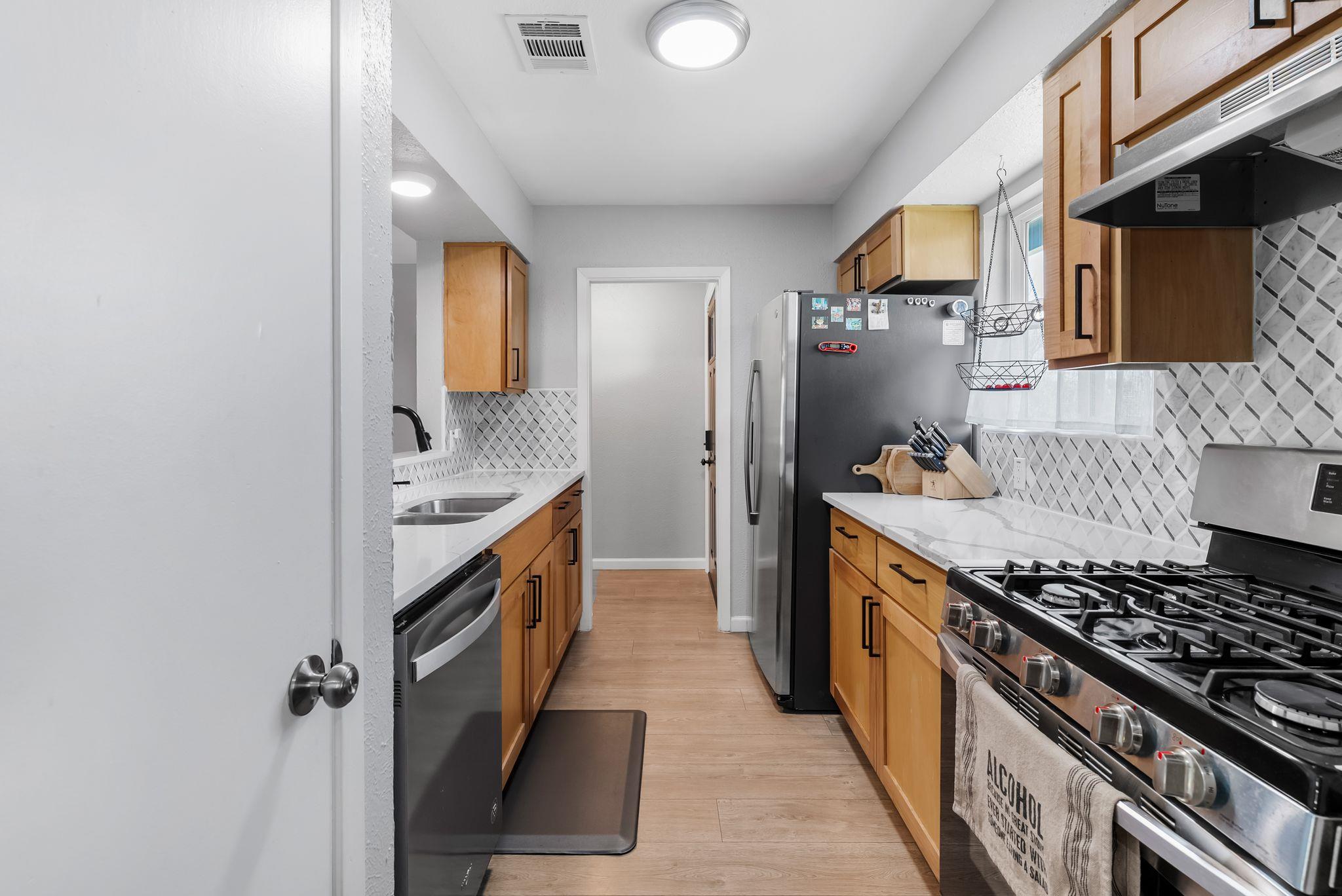 6510 King George Dr, Austin, TX 78745