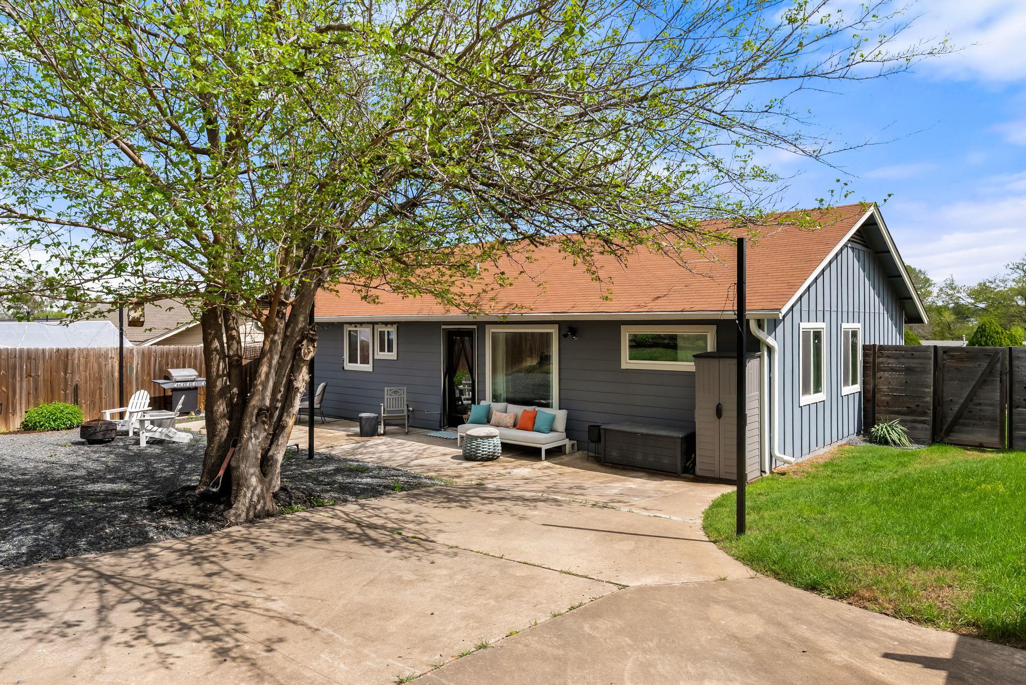 6510 King George Dr, Austin, TX 78745