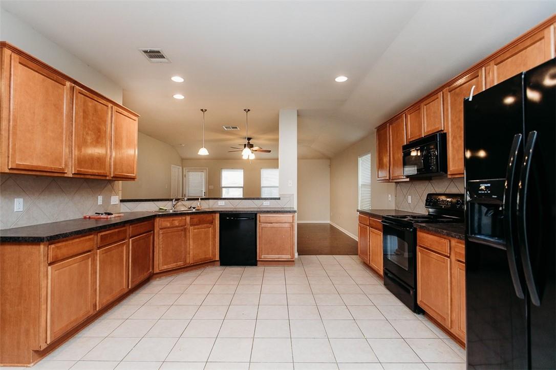 429 Blackman Trl, Hutto, TX 78634