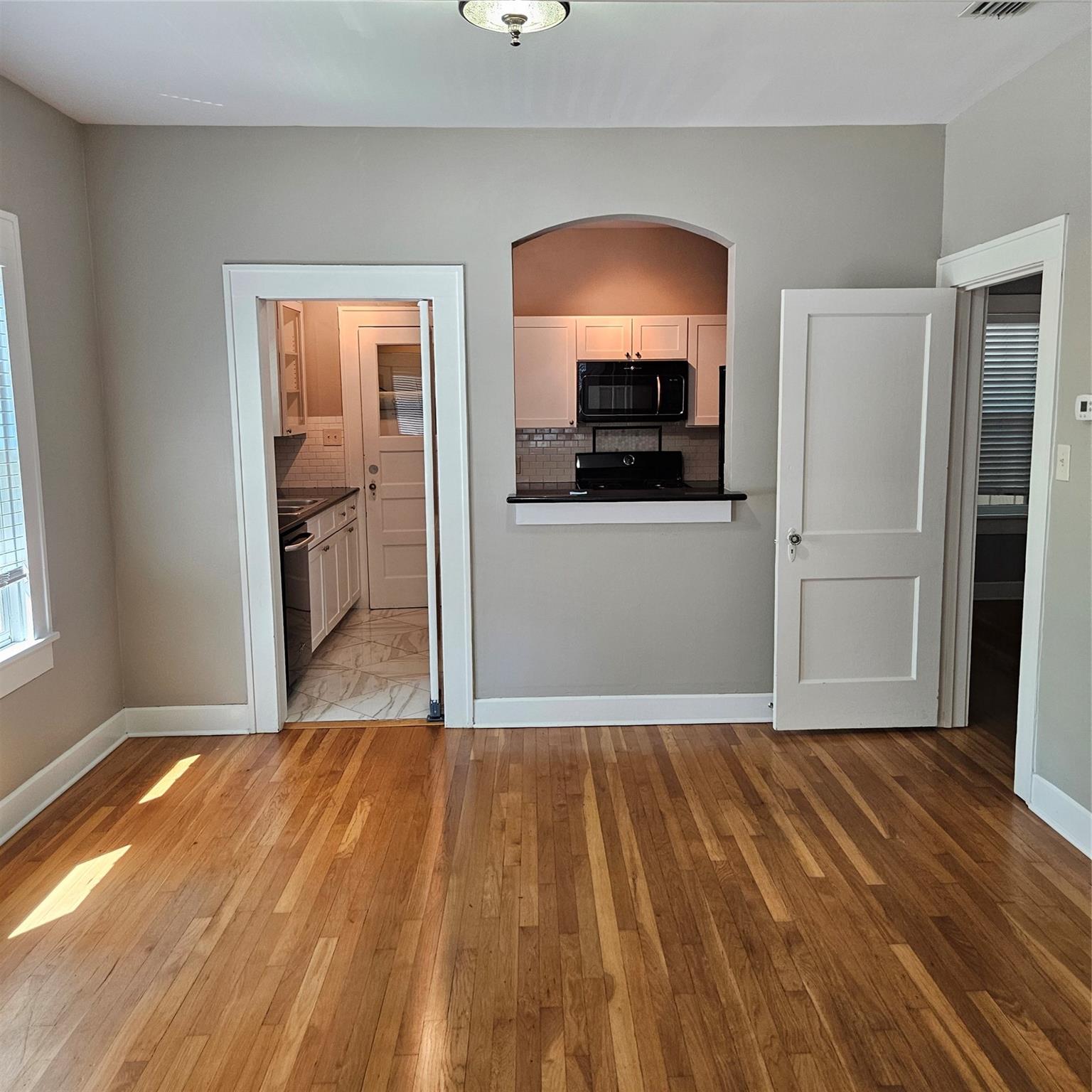 506 W 7th St # 1, Austin, TX 78701