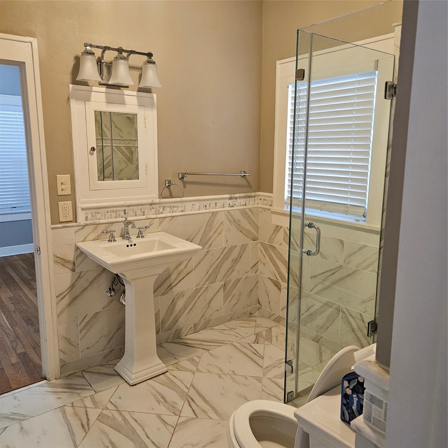 506 W 7th St # 1, Austin, TX 78701