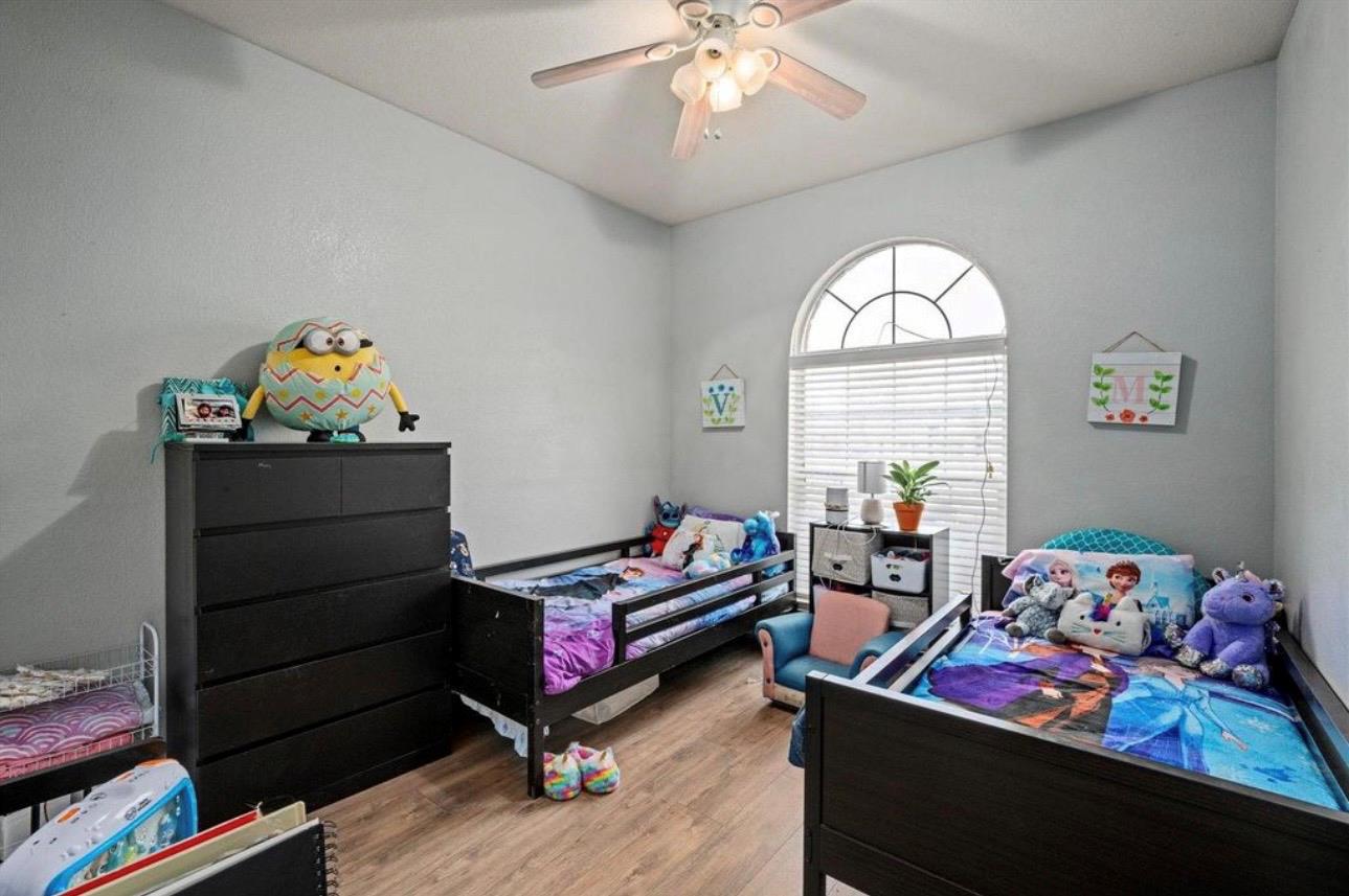 512 Mockingbird Ln, Lockhart, TX 78644