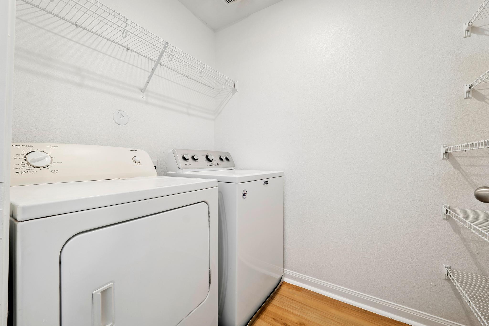 317 Crescent Park Dr, Jarrell, TX 76537