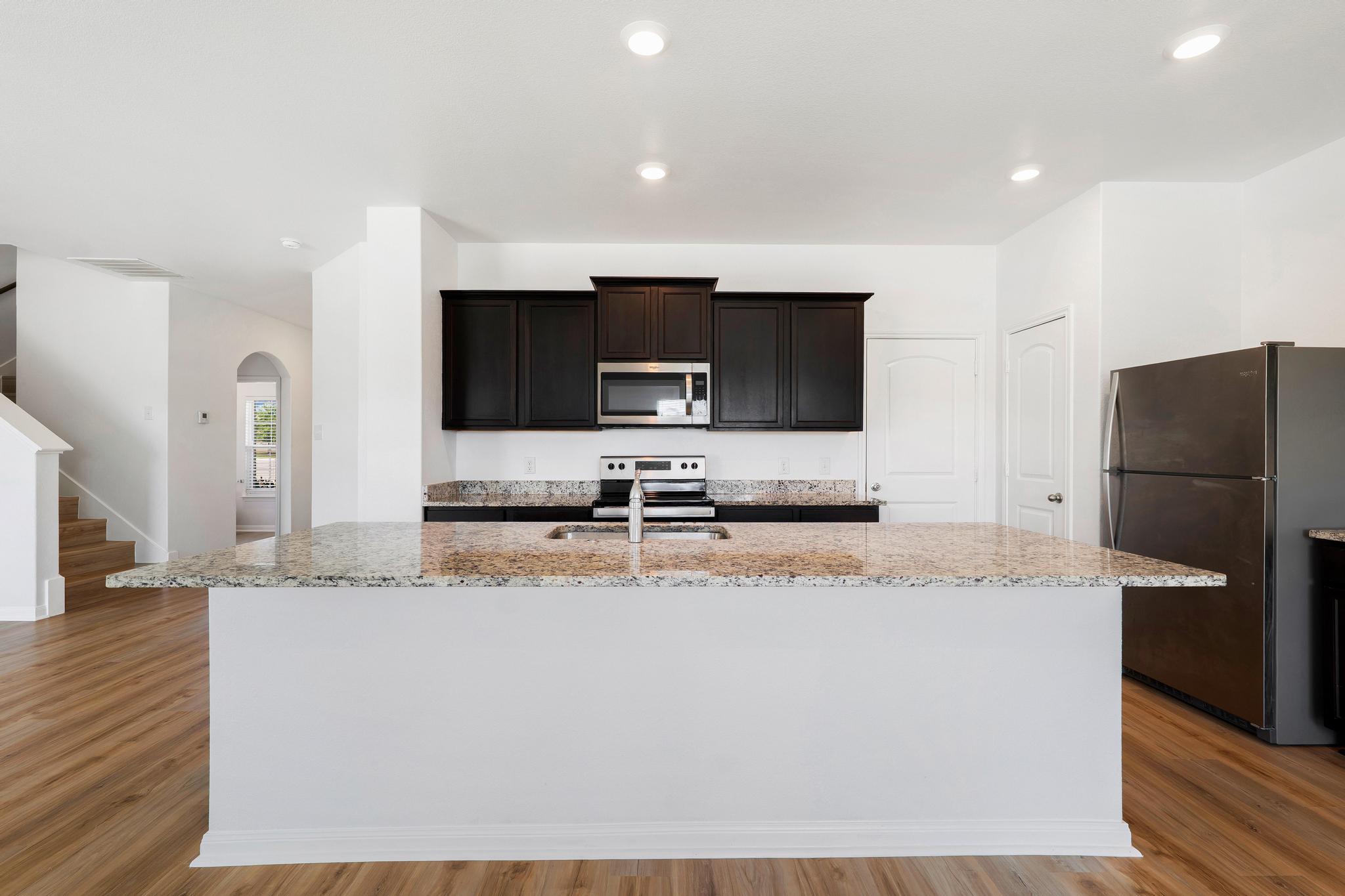 317 Crescent Park Dr, Jarrell, TX 76537