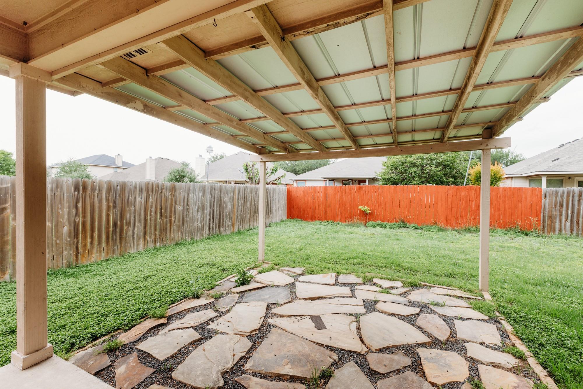 225 Mossy Rock Dr, Hutto, TX 78634