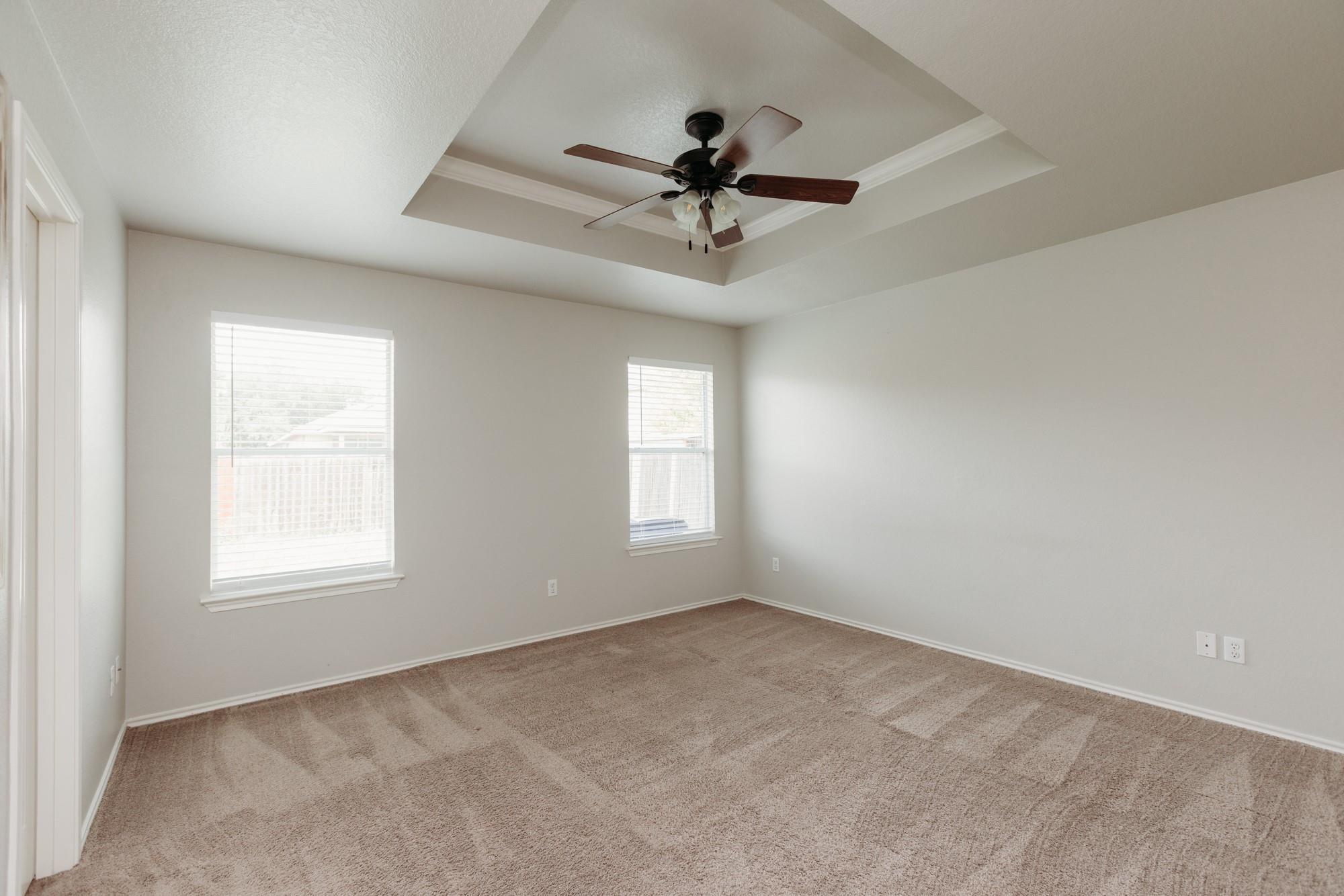 225 Mossy Rock Dr, Hutto, TX 78634