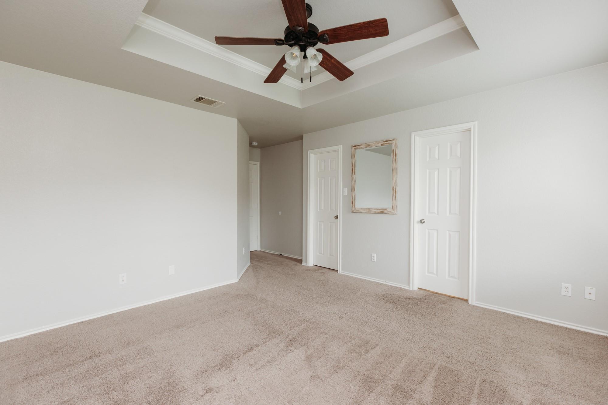 225 Mossy Rock Dr, Hutto, TX 78634