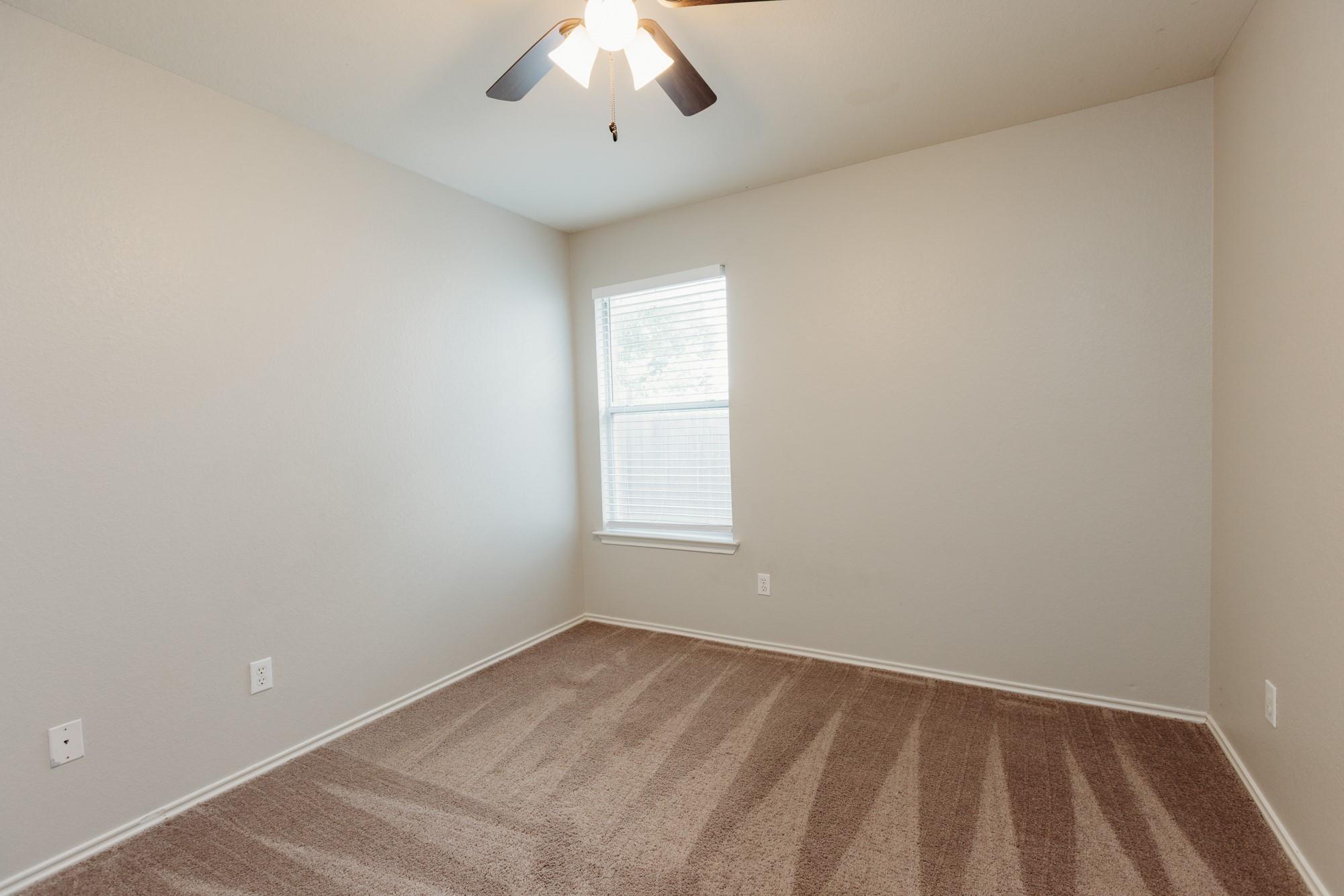 225 Mossy Rock Dr, Hutto, TX 78634