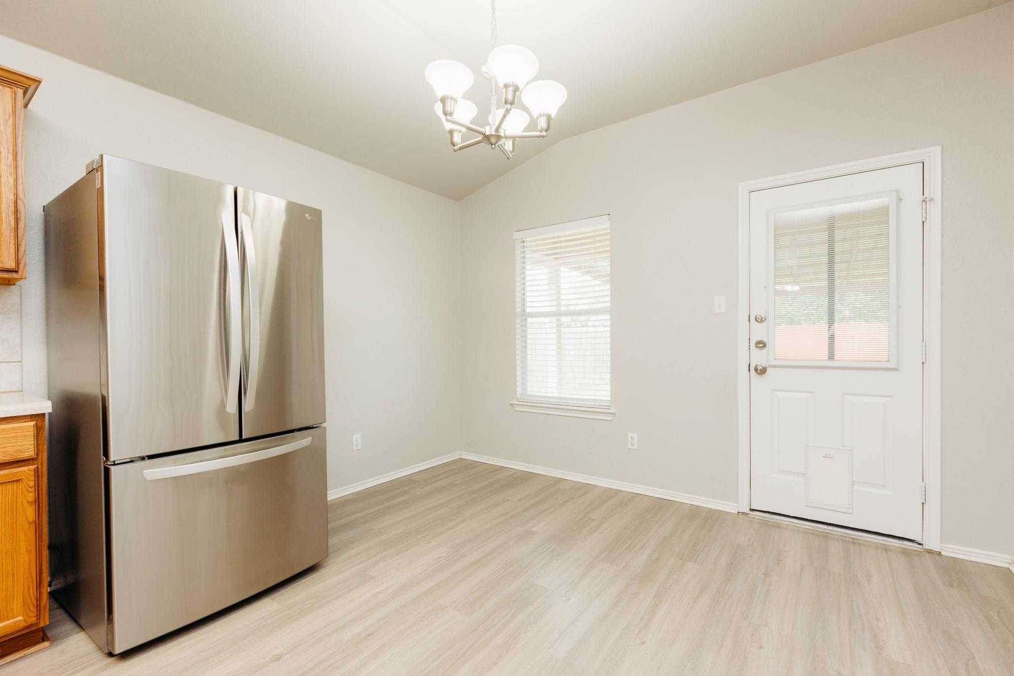 225 Mossy Rock Dr, Hutto, TX 78634