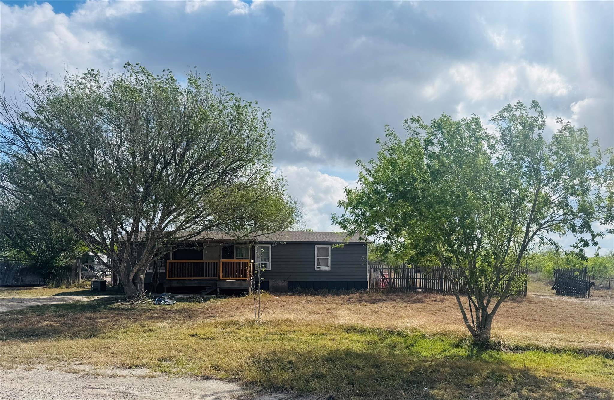 89 Misty Dr, Kyle, TX 78640