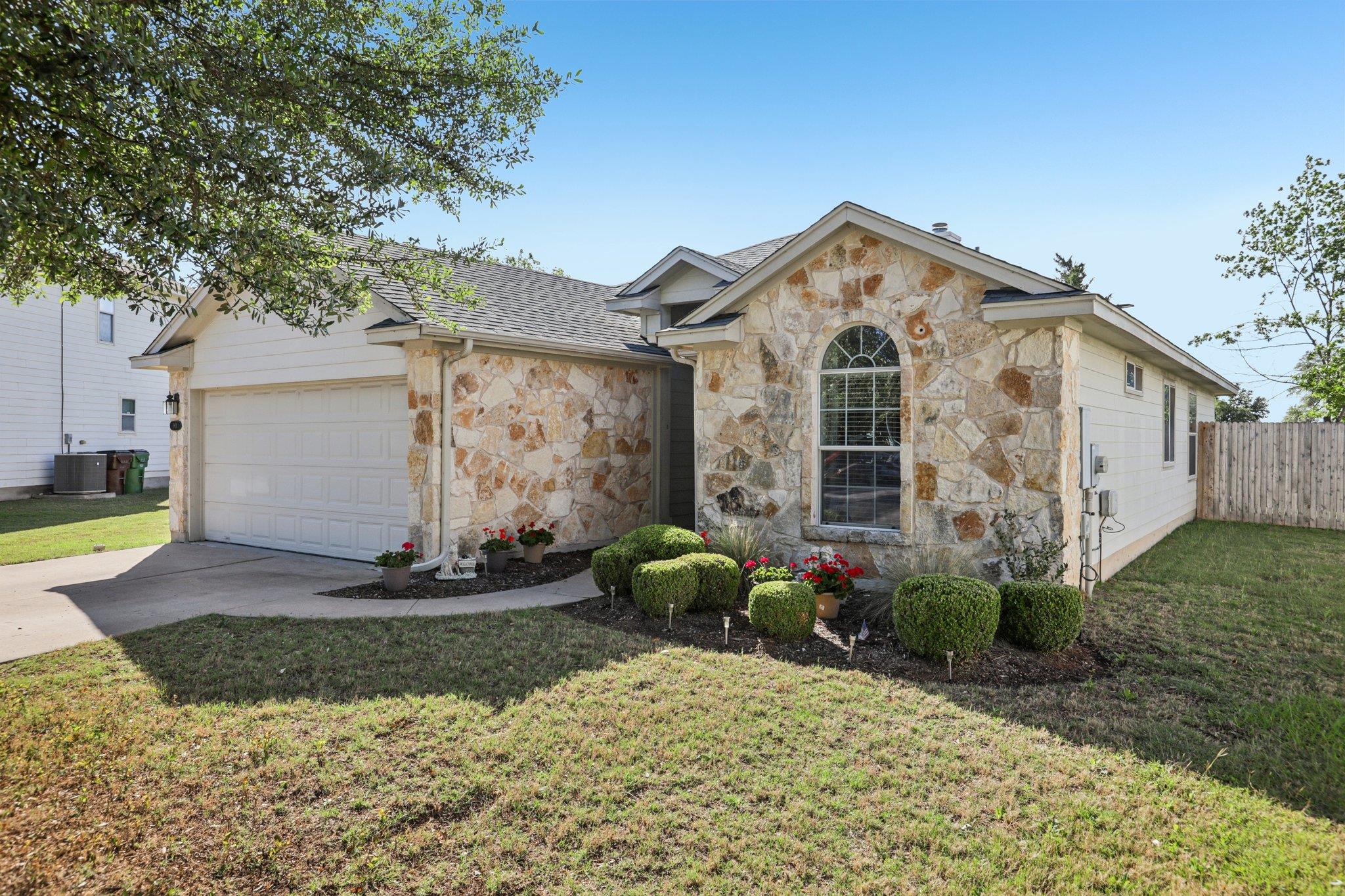 901 Kenneys Way, Round Rock, TX 78665