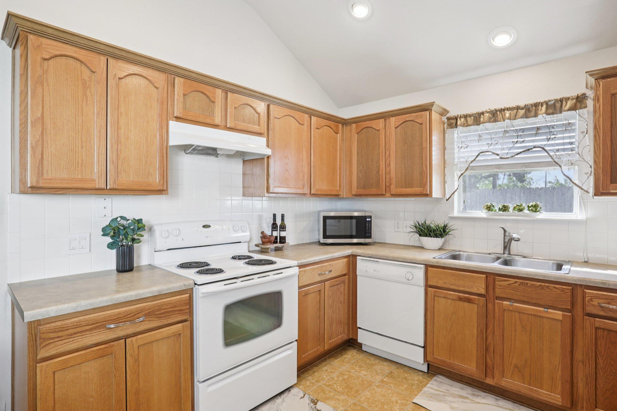 901 Kenneys Way, Round Rock, TX 78665