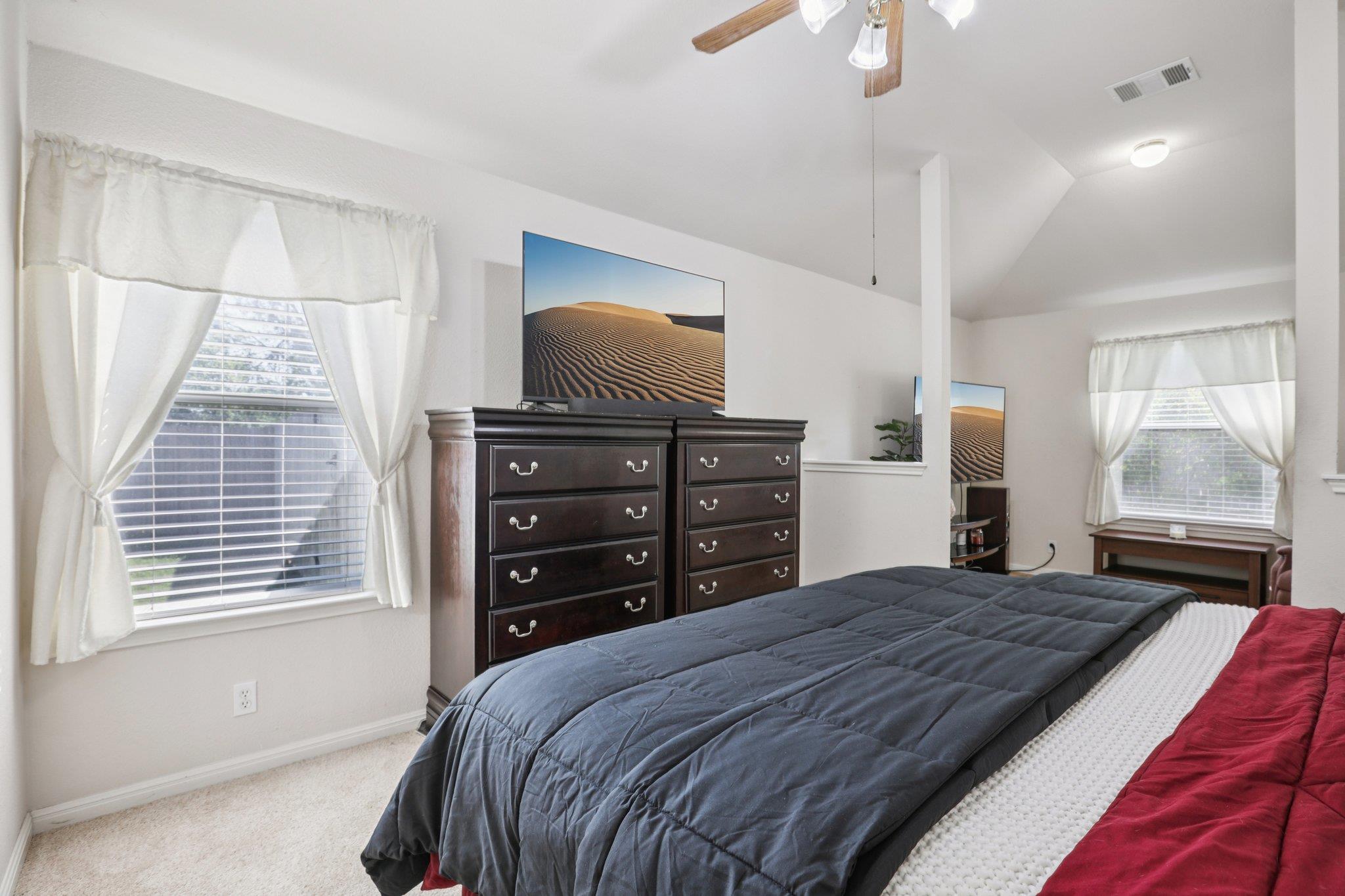 901 Kenneys Way, Round Rock, TX 78665