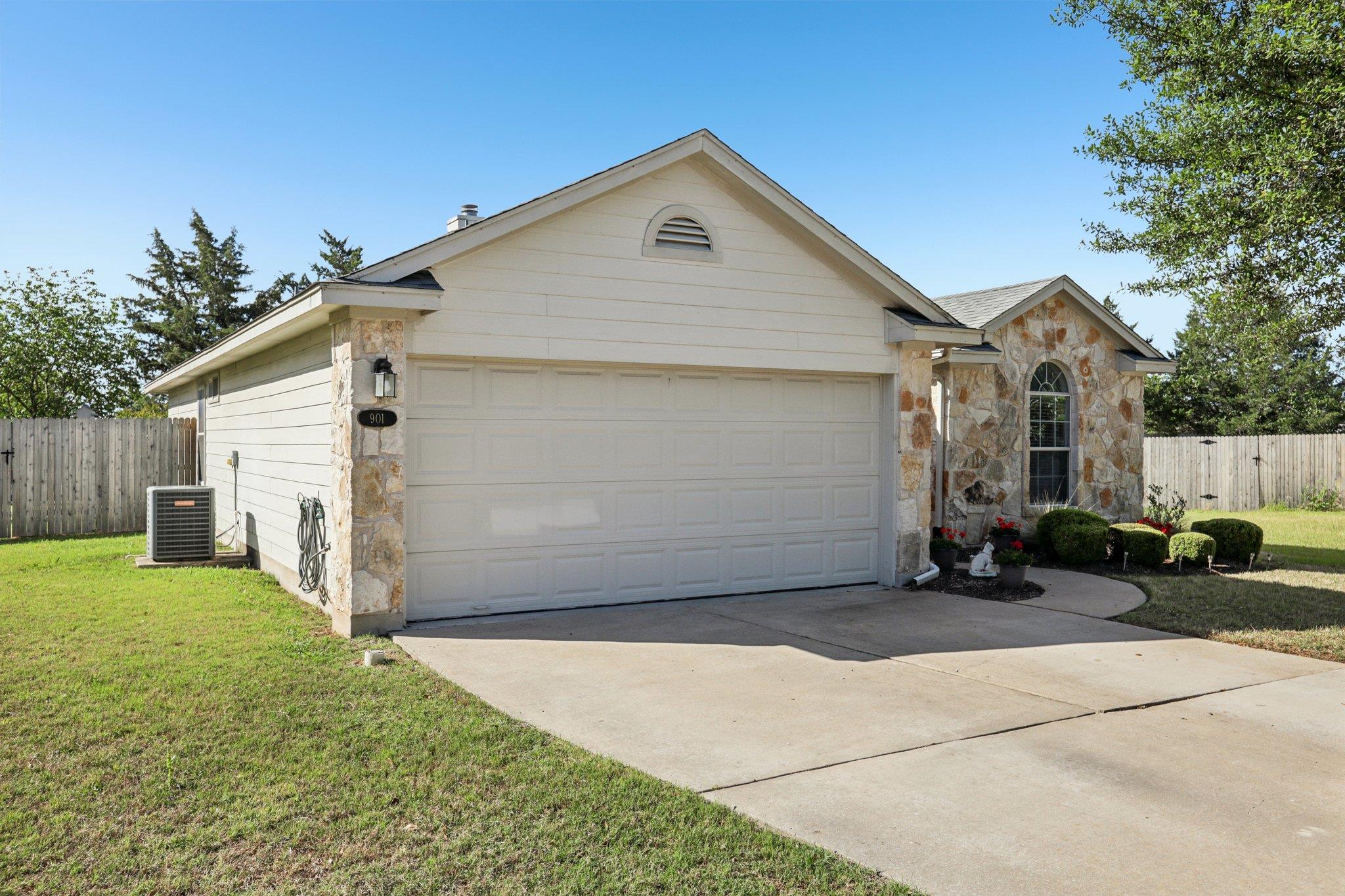 901 Kenneys Way, Round Rock, TX 78665
