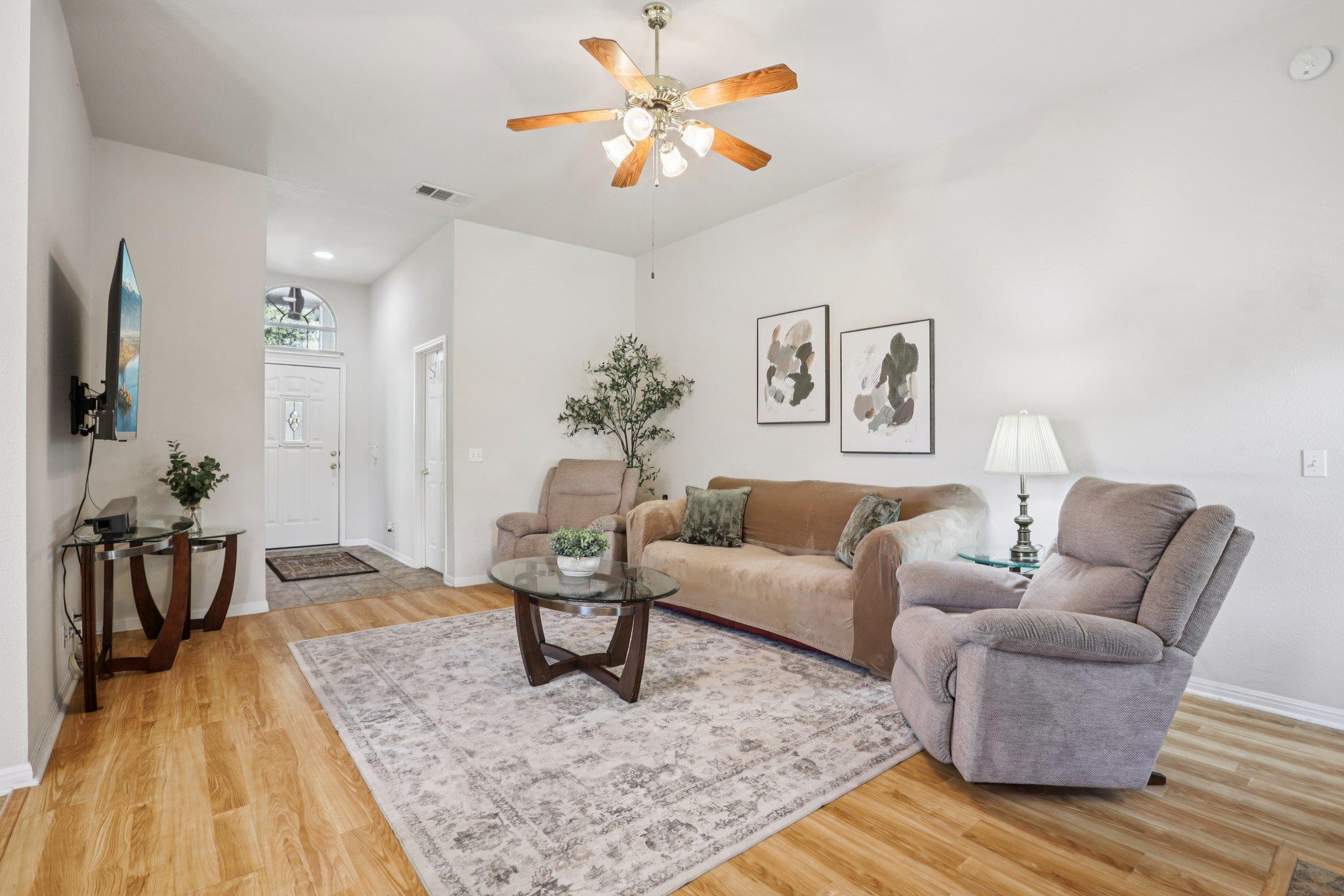 901 Kenneys Way, Round Rock, TX 78665