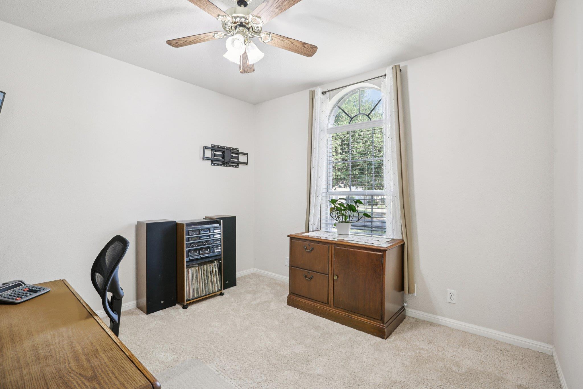 901 Kenneys Way, Round Rock, TX 78665