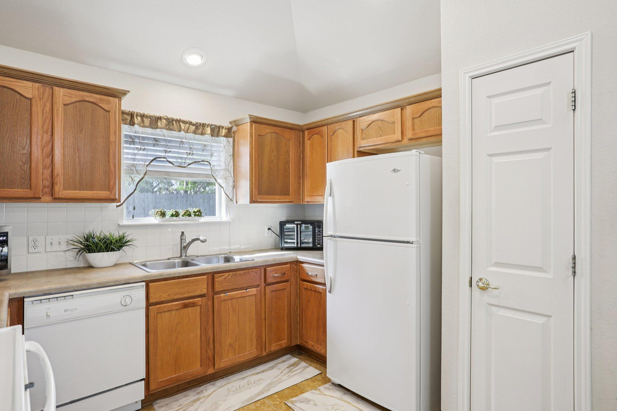 901 Kenneys Way, Round Rock, TX 78665