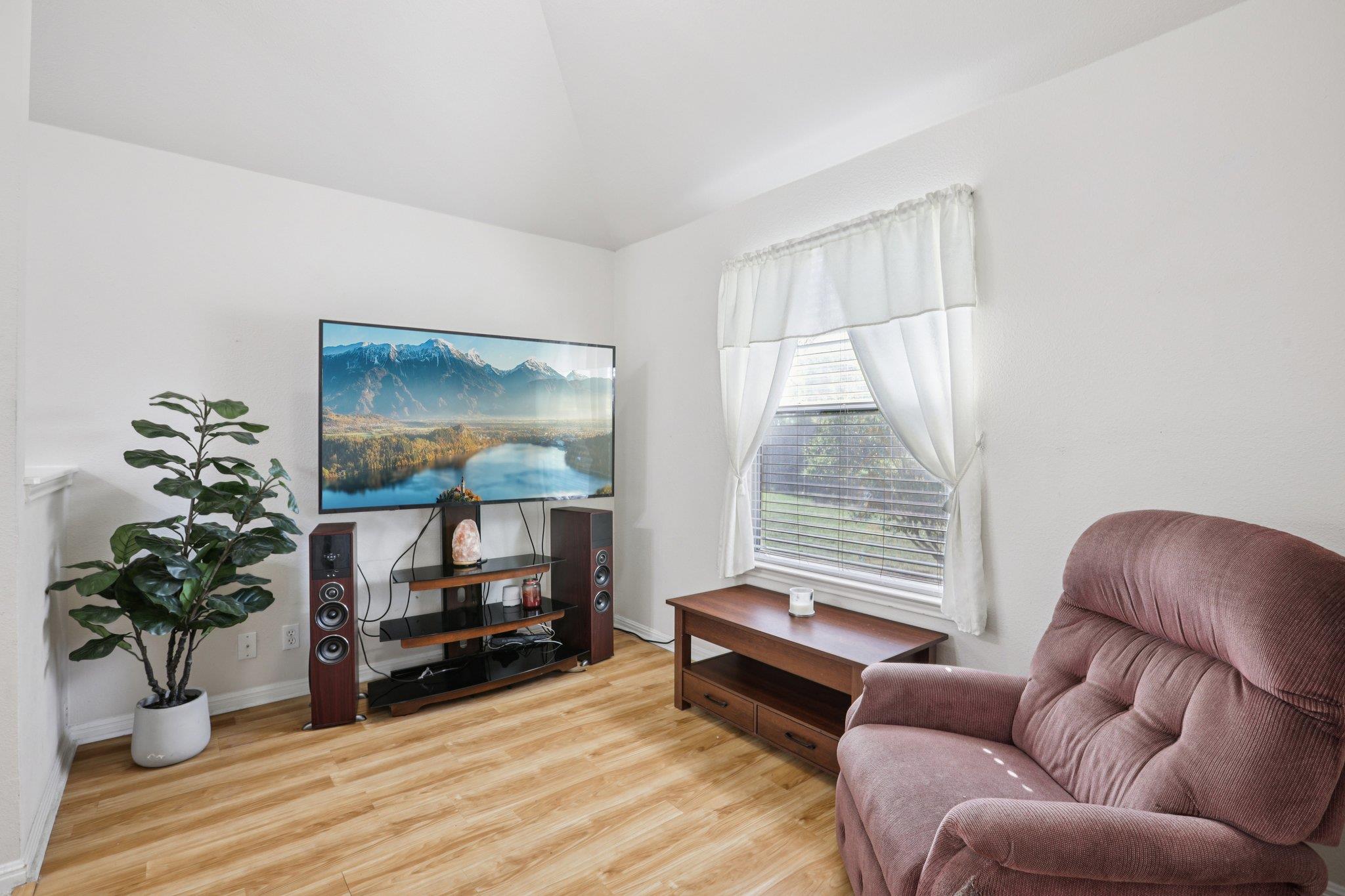 901 Kenneys Way, Round Rock, TX 78665