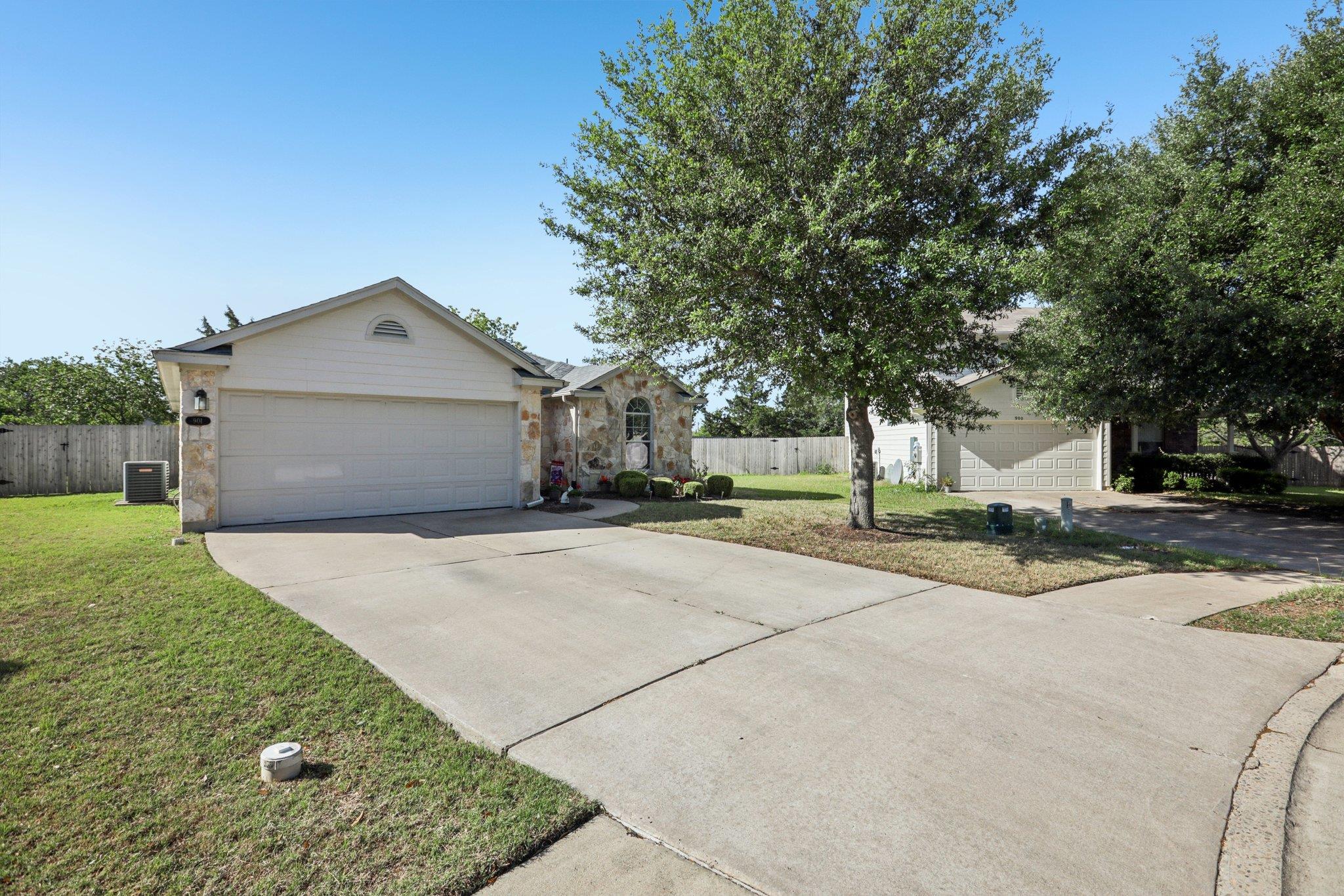 901 Kenneys Way, Round Rock, TX 78665