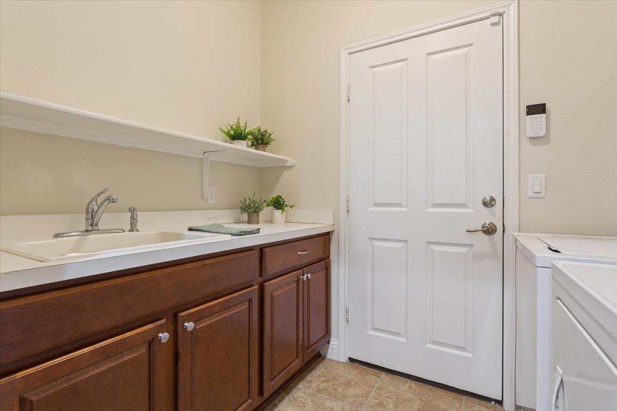 905 Mount Locke Ct, Georgetown, TX 78633