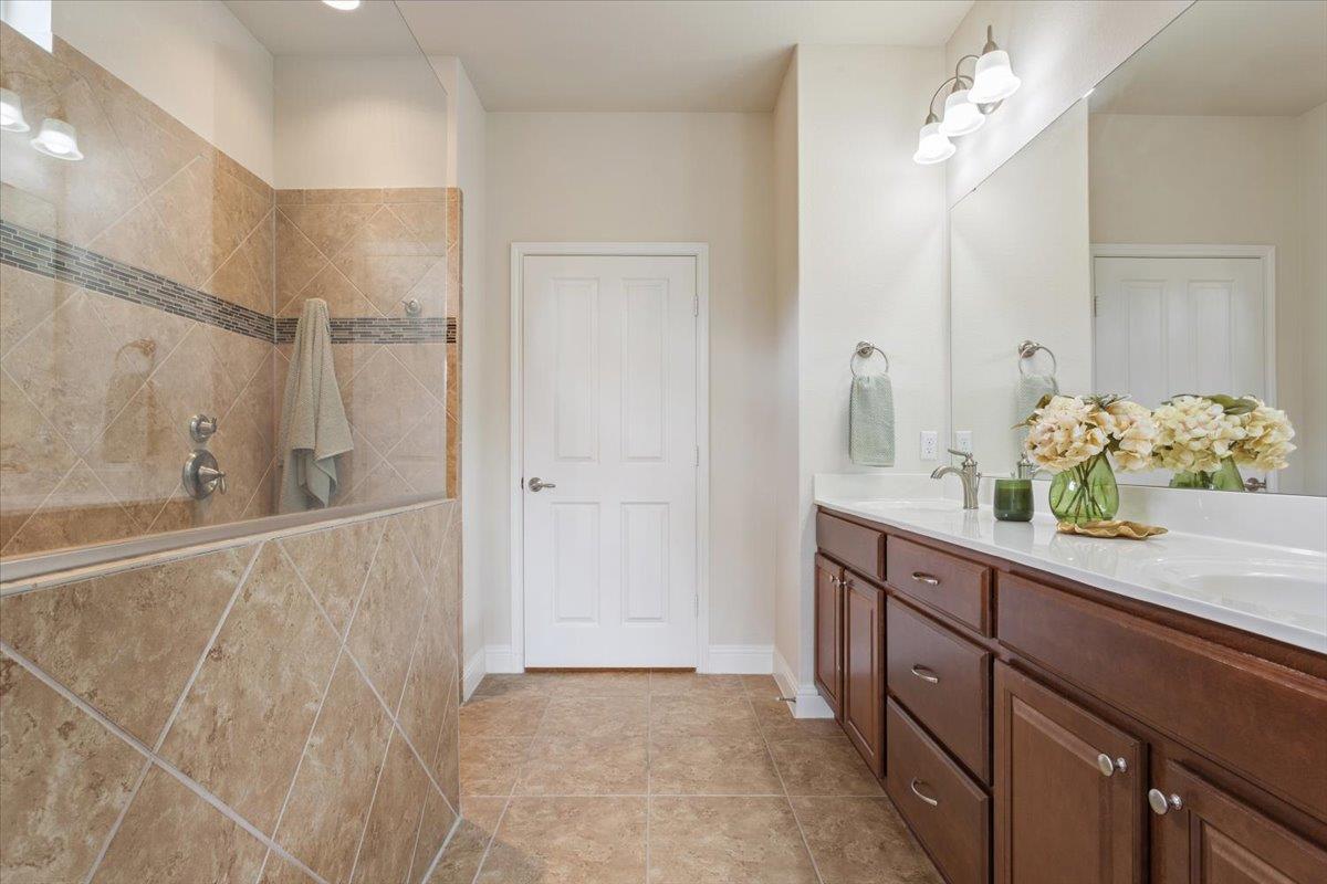 905 Mount Locke Ct, Georgetown, TX 78633