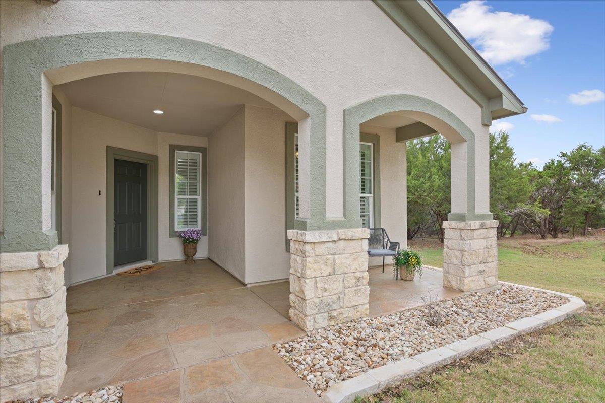 905 Mount Locke Ct, Georgetown, TX 78633