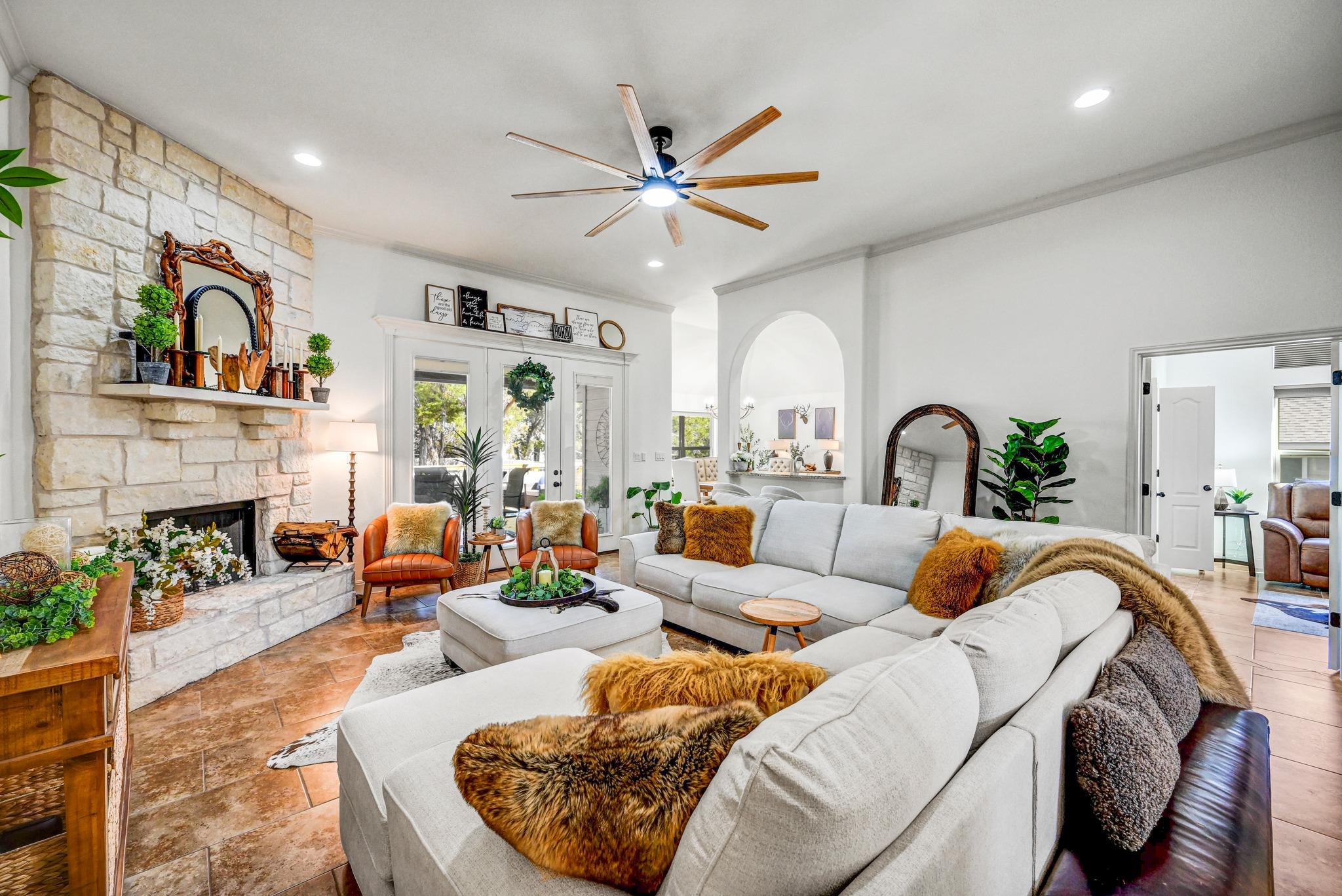 1 Sunset Cir, Wimberley, TX 78676