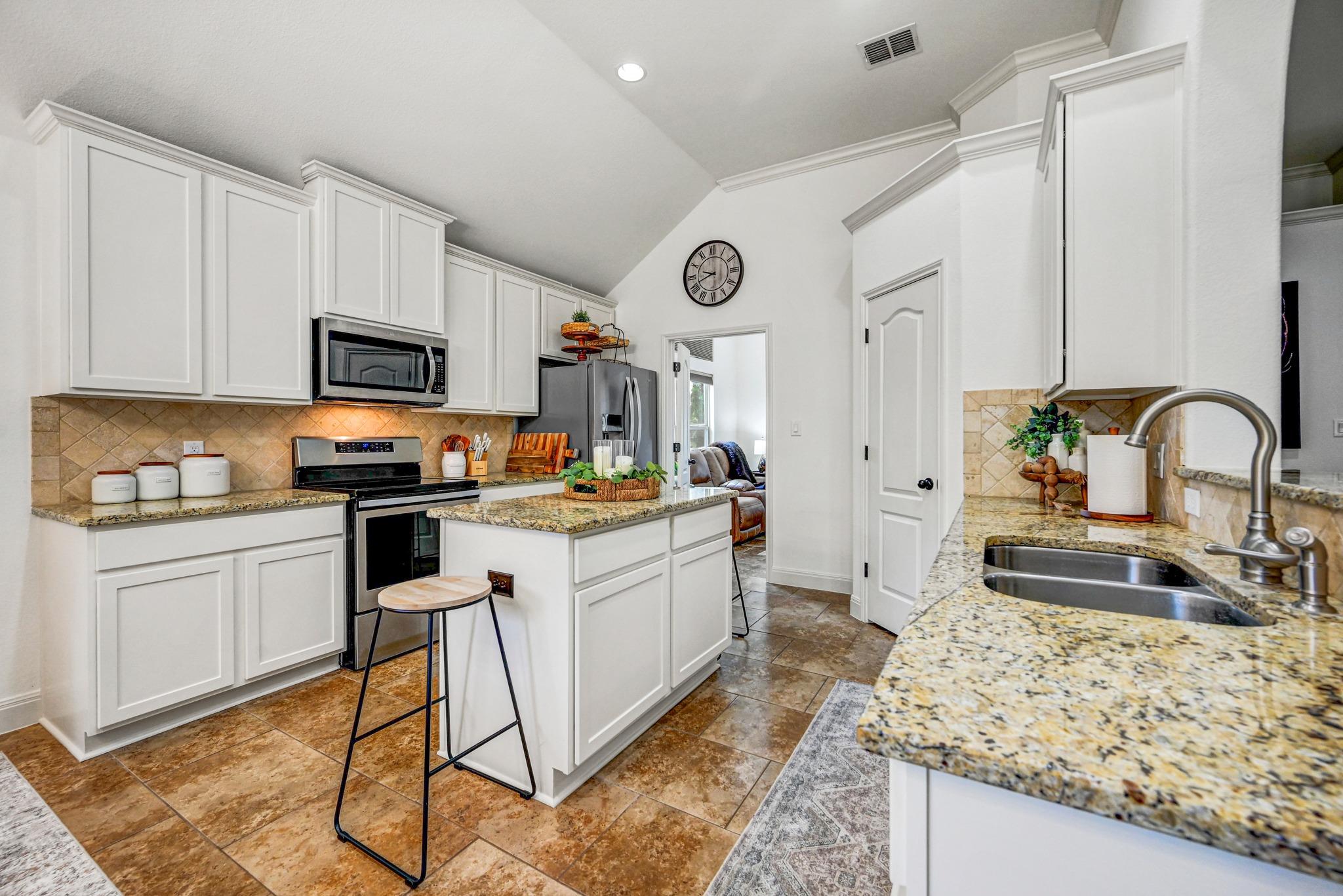 1 Sunset Cir, Wimberley, TX 78676