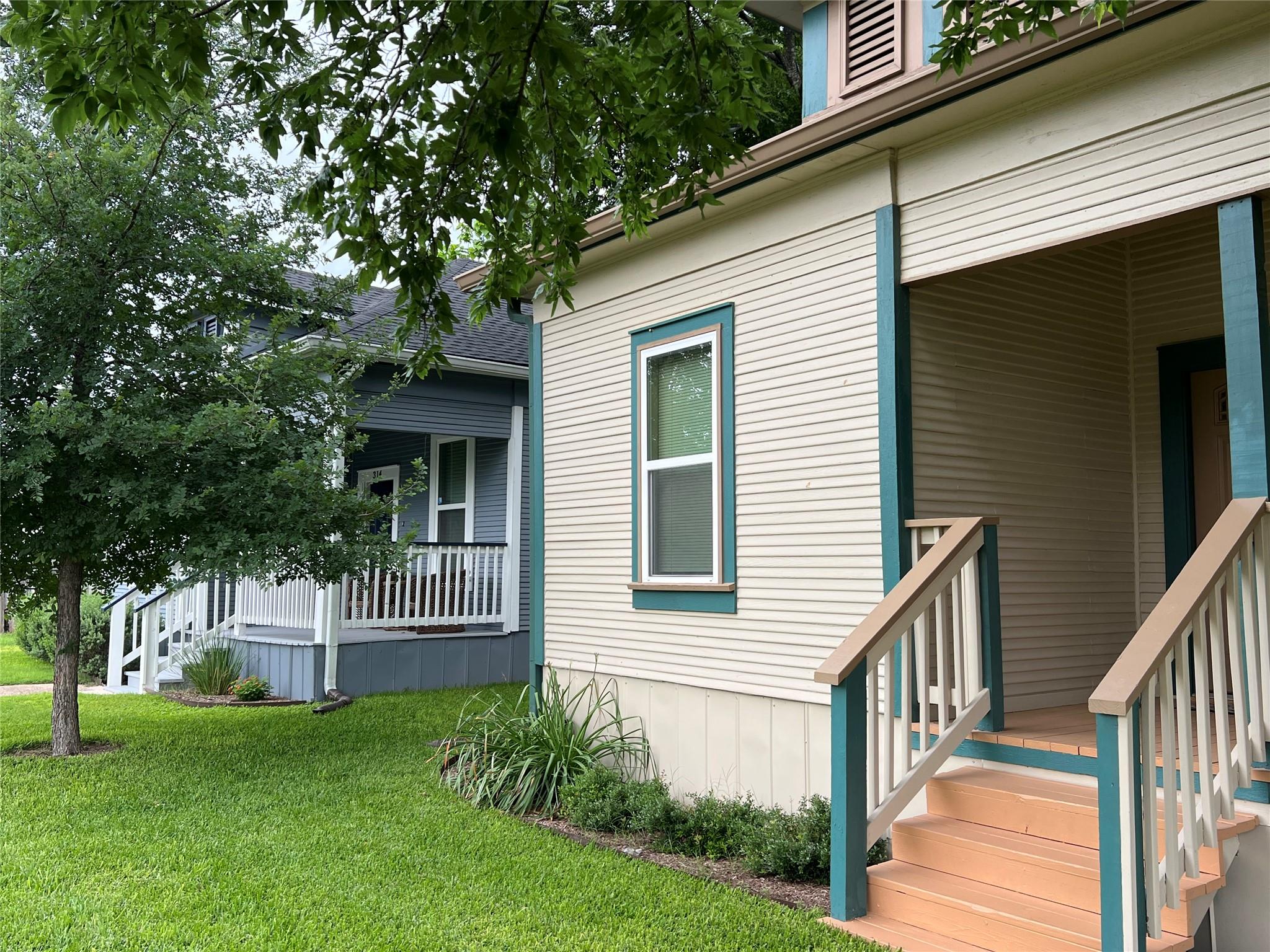 314 and 312 W 3rd St, Taylor, TX 76574