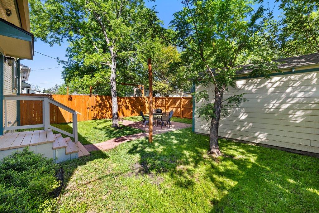 314 and 312 W 3rd St, Taylor, TX 76574