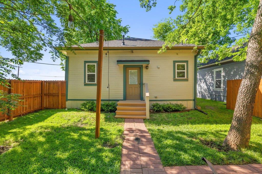 314 and 312 W 3rd St, Taylor, TX 76574