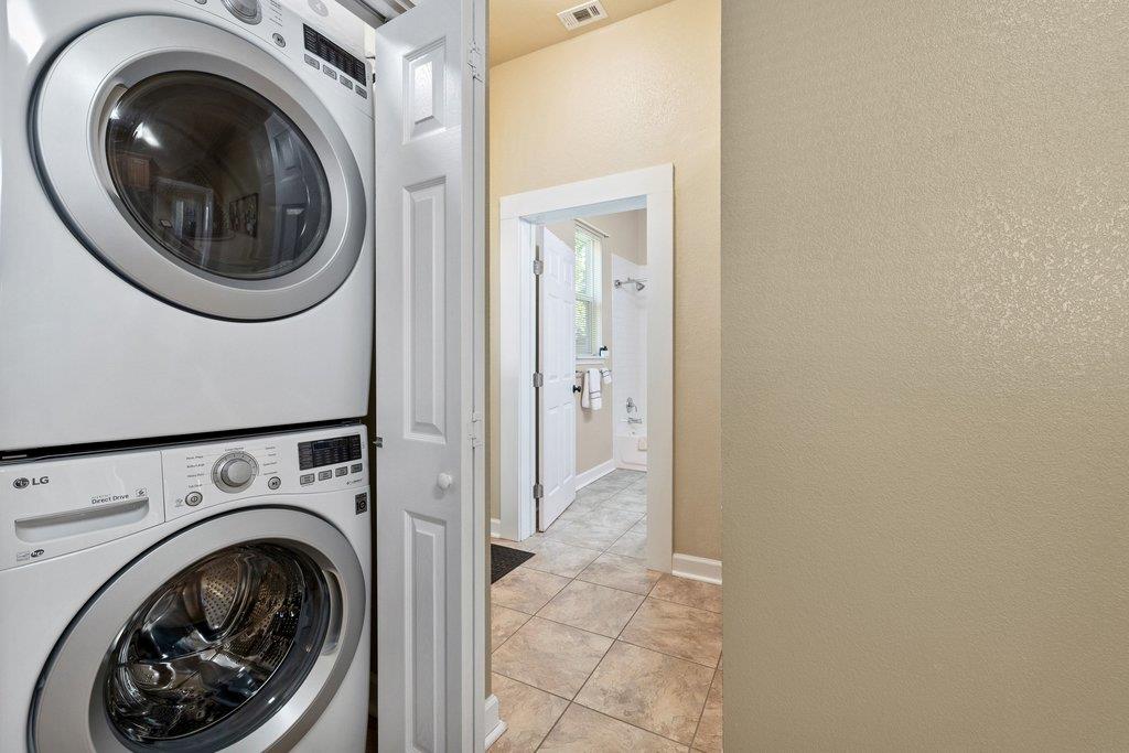 314 and 312 W 3rd St, Taylor, TX 76574