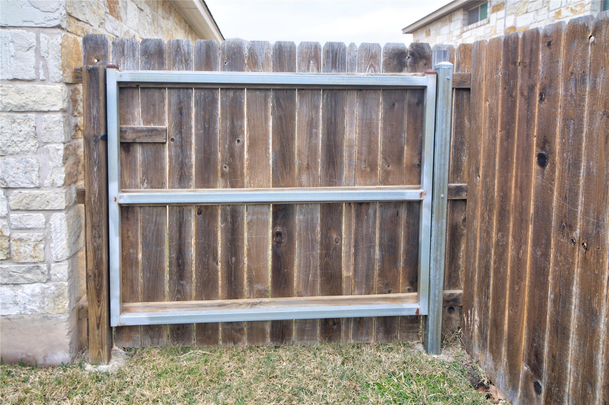 9921 Stratus Dr, Dripping Springs, TX 78620