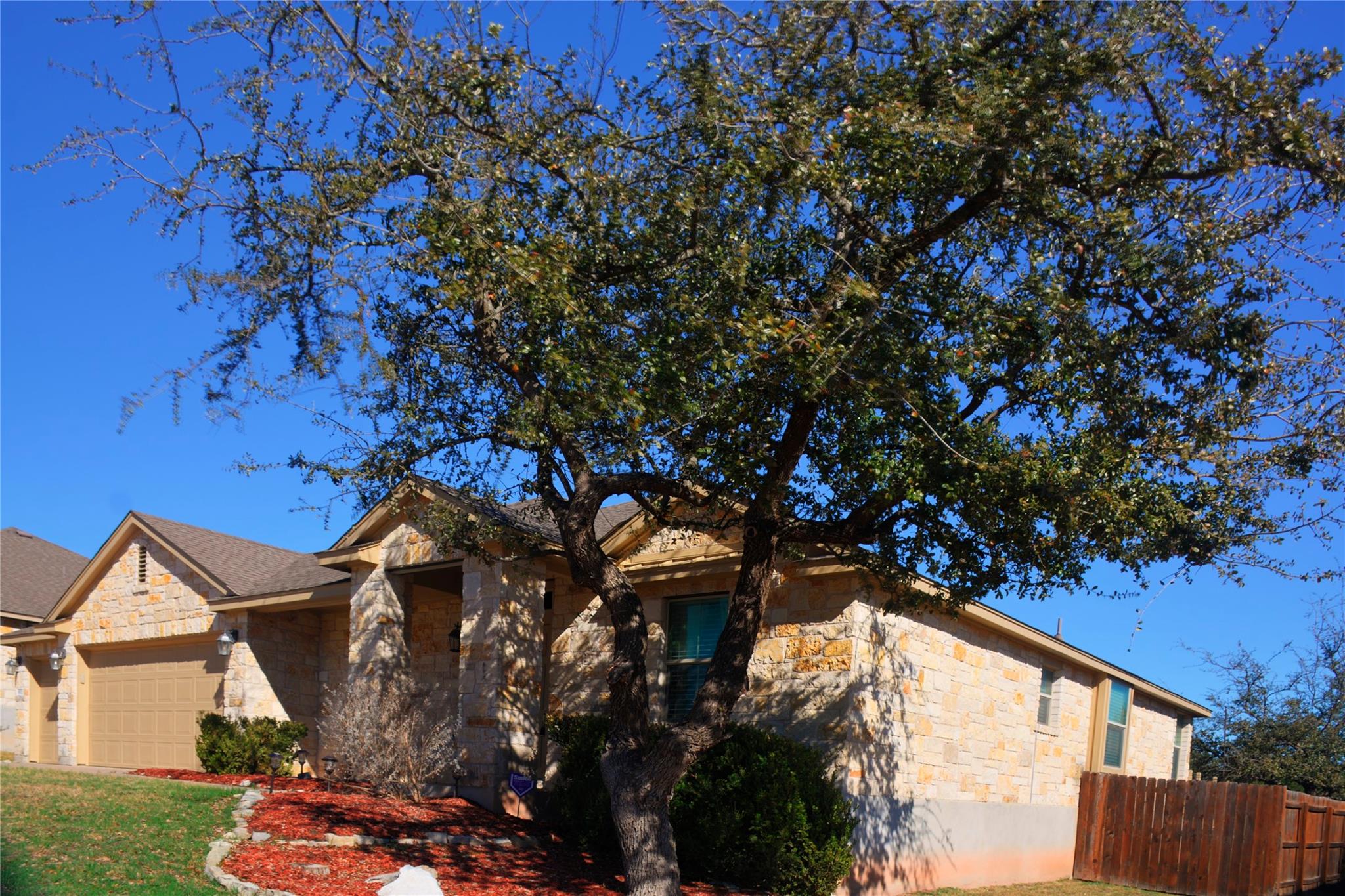 9921 Stratus Dr, Dripping Springs, TX 78620